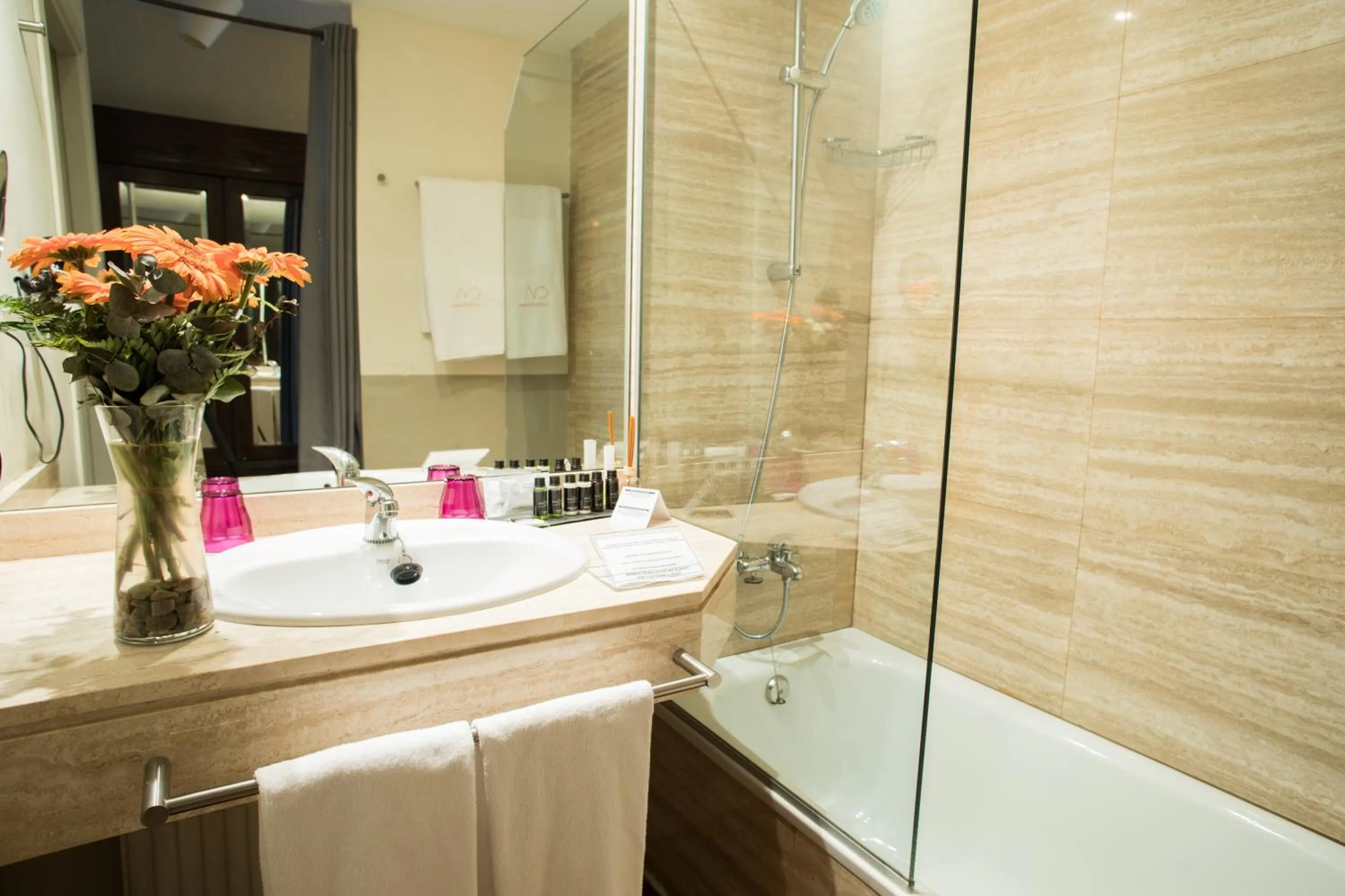 Bathroom in Hotel Cardamomo Sigüenza