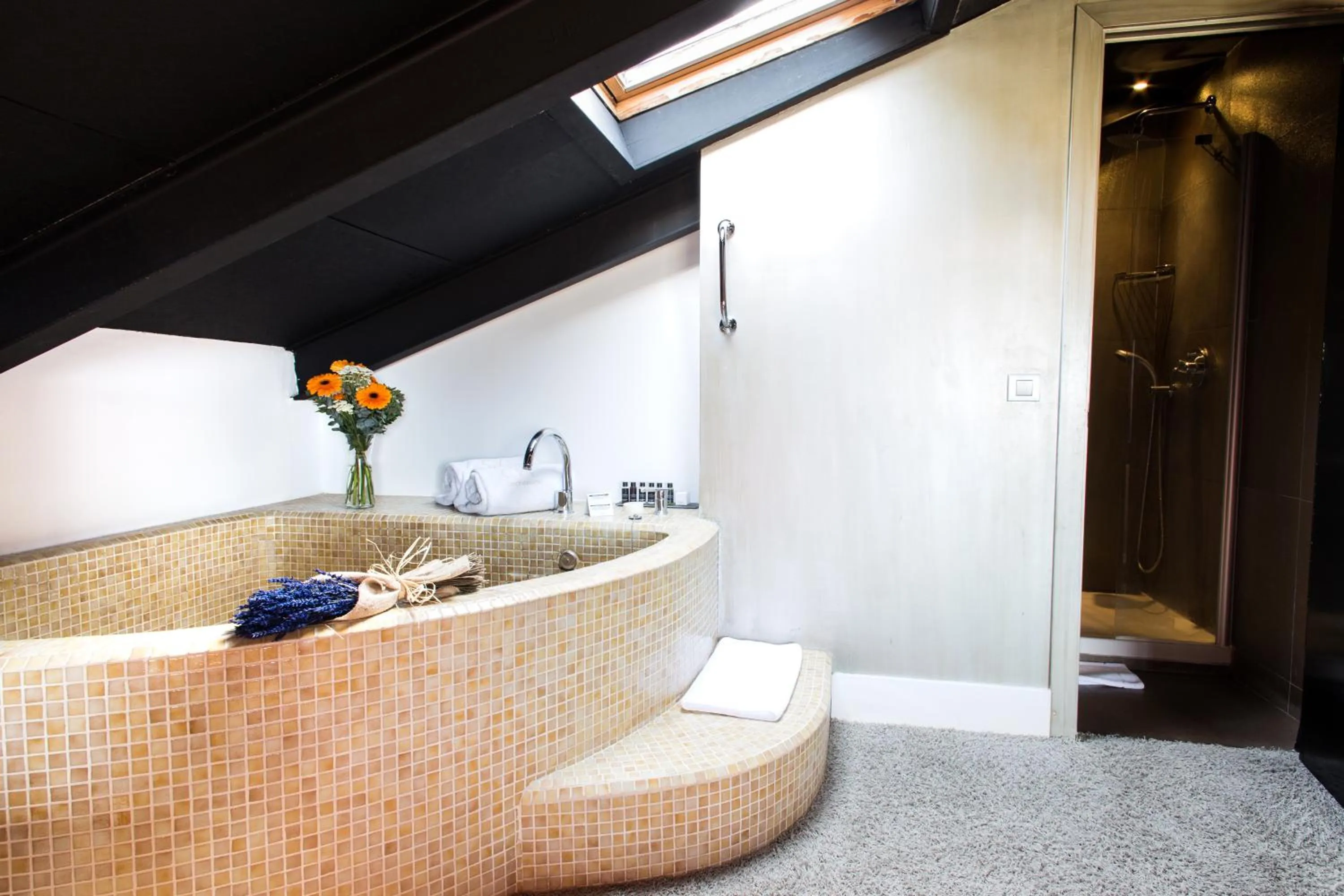 Bathroom in Hotel Cardamomo Sigüenza