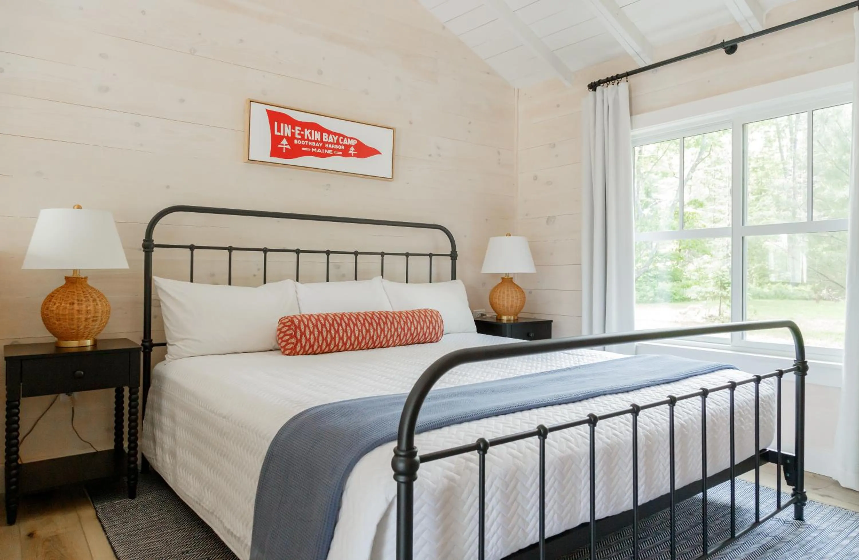 Bed in Linekin Bay Resort