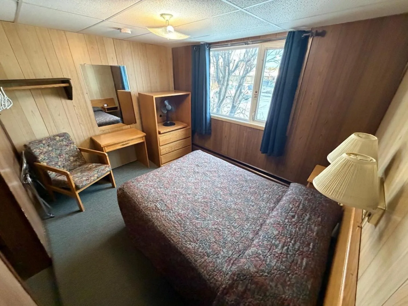 Bed in Airport Chalet