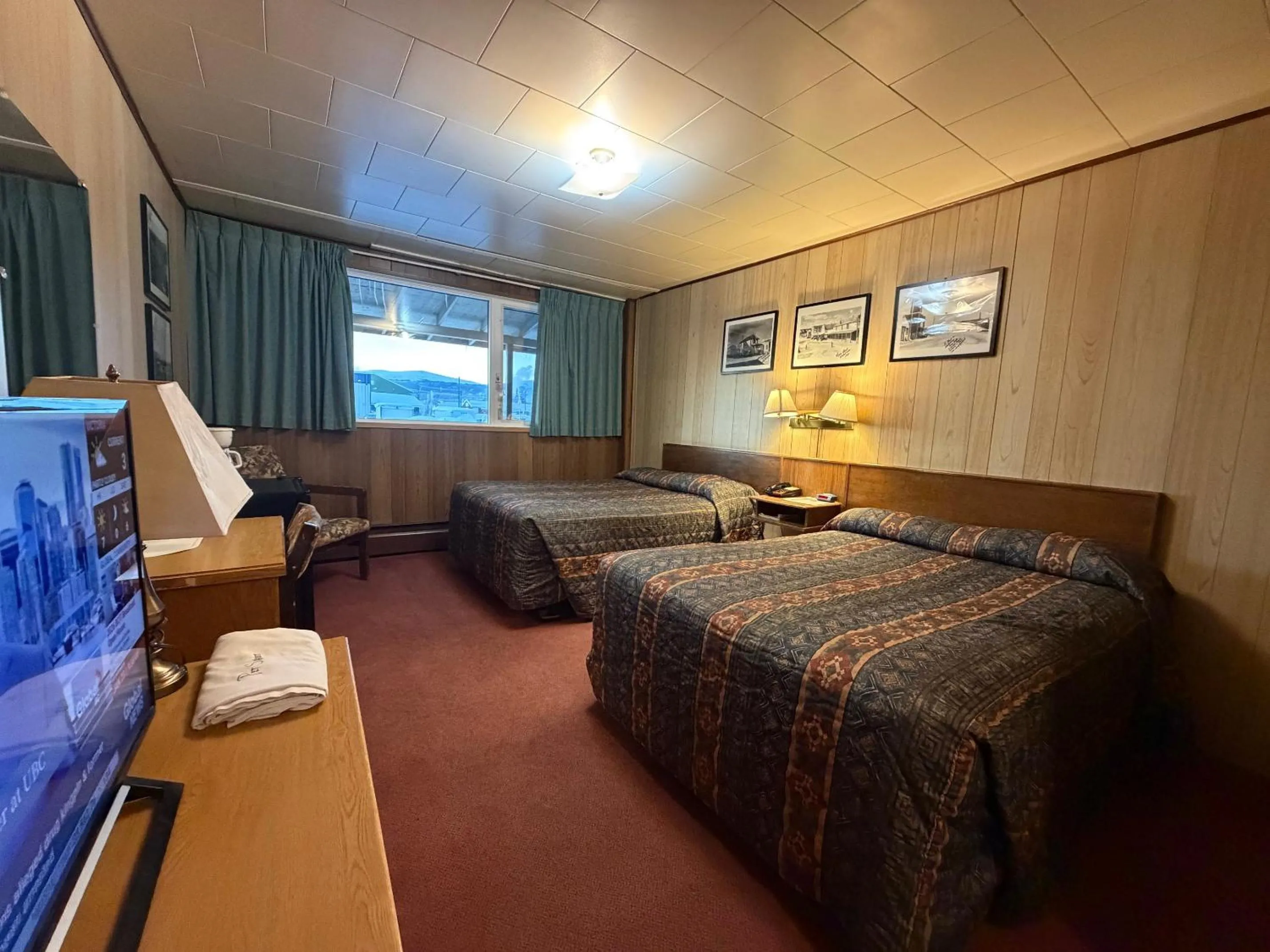 Bed in Airport Chalet