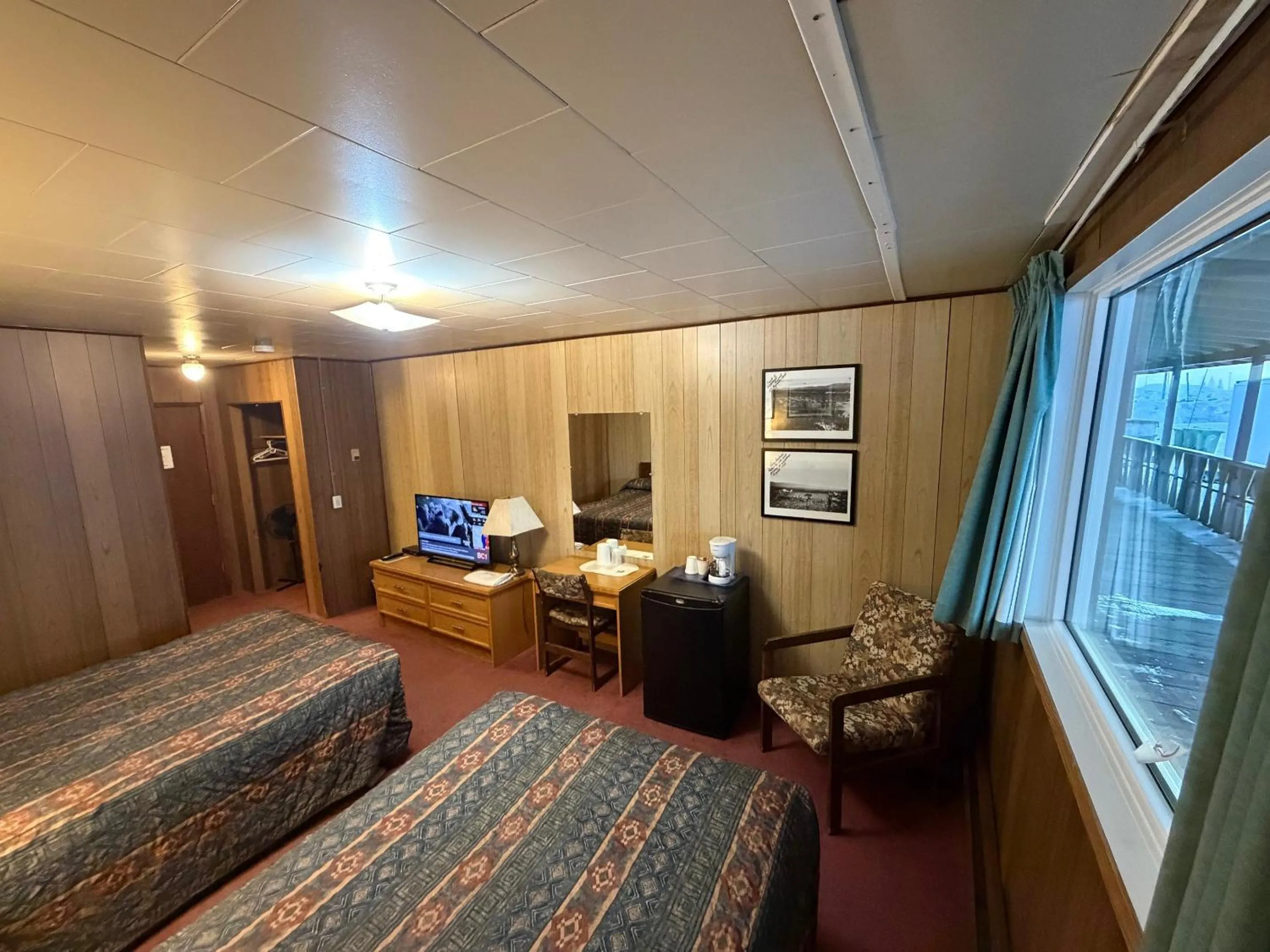 Bed in Airport Chalet