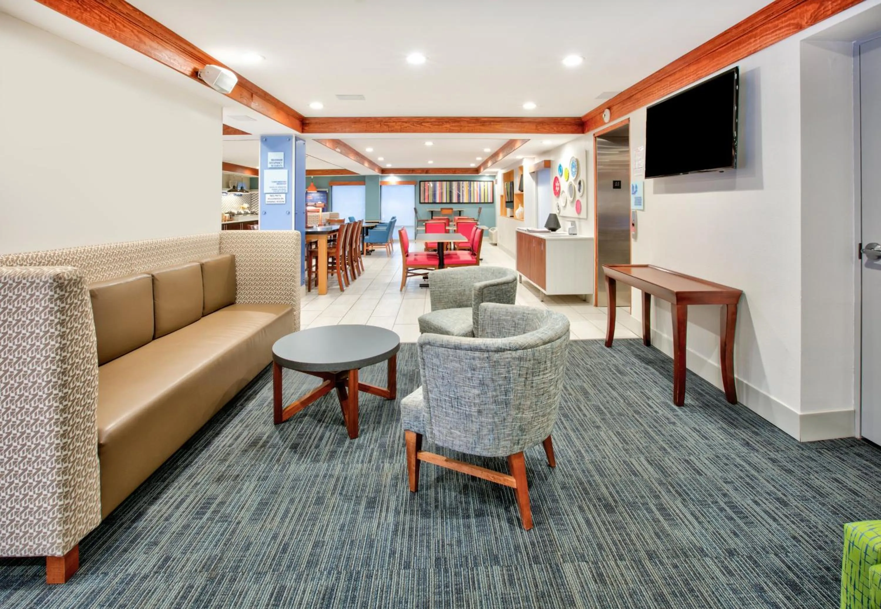 Property building in Holiday Inn Express - Hope by IHG