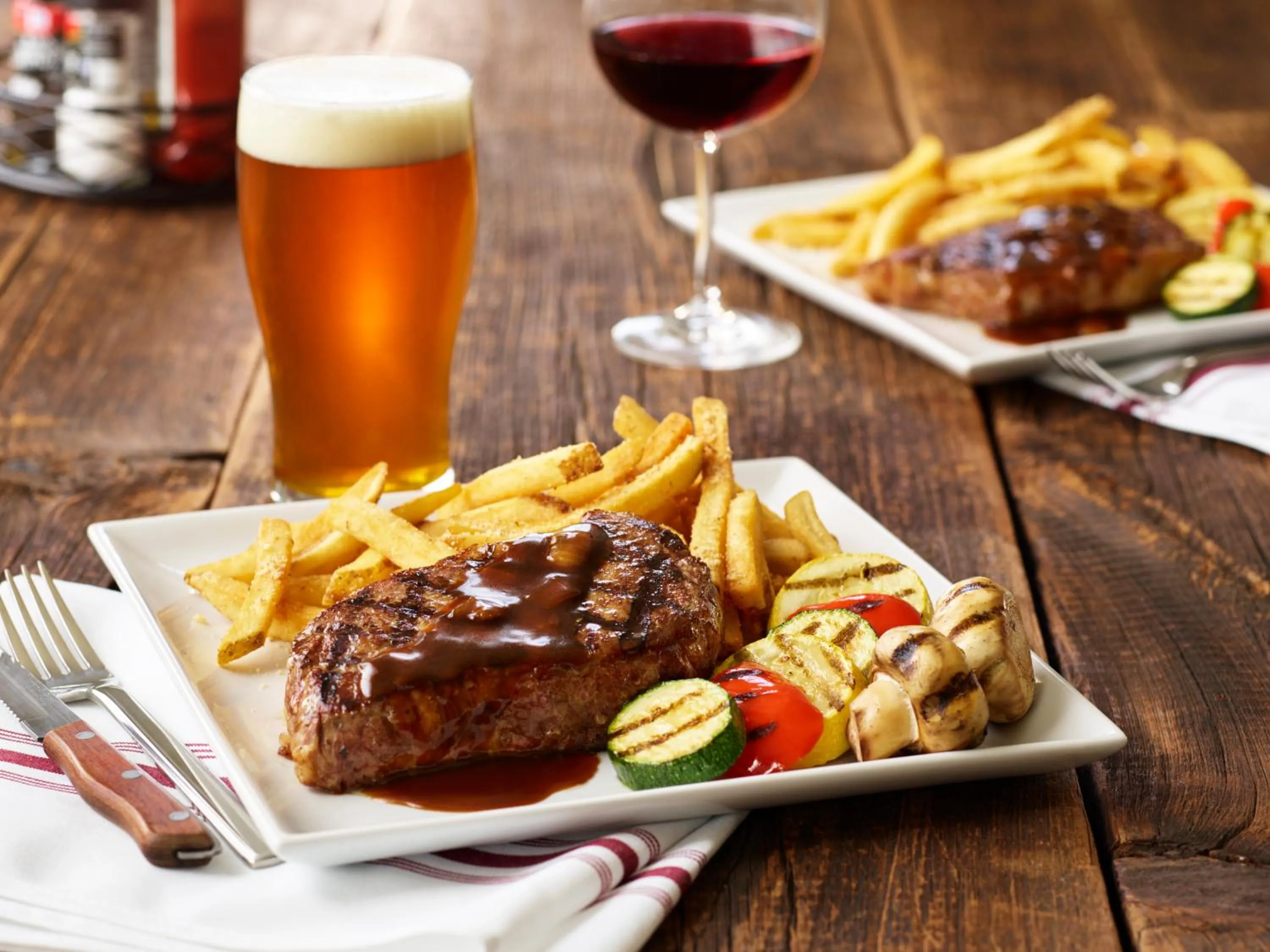 Restaurant/places to eat in Holiday Inn Grand Haven-Spring Lake by IHG