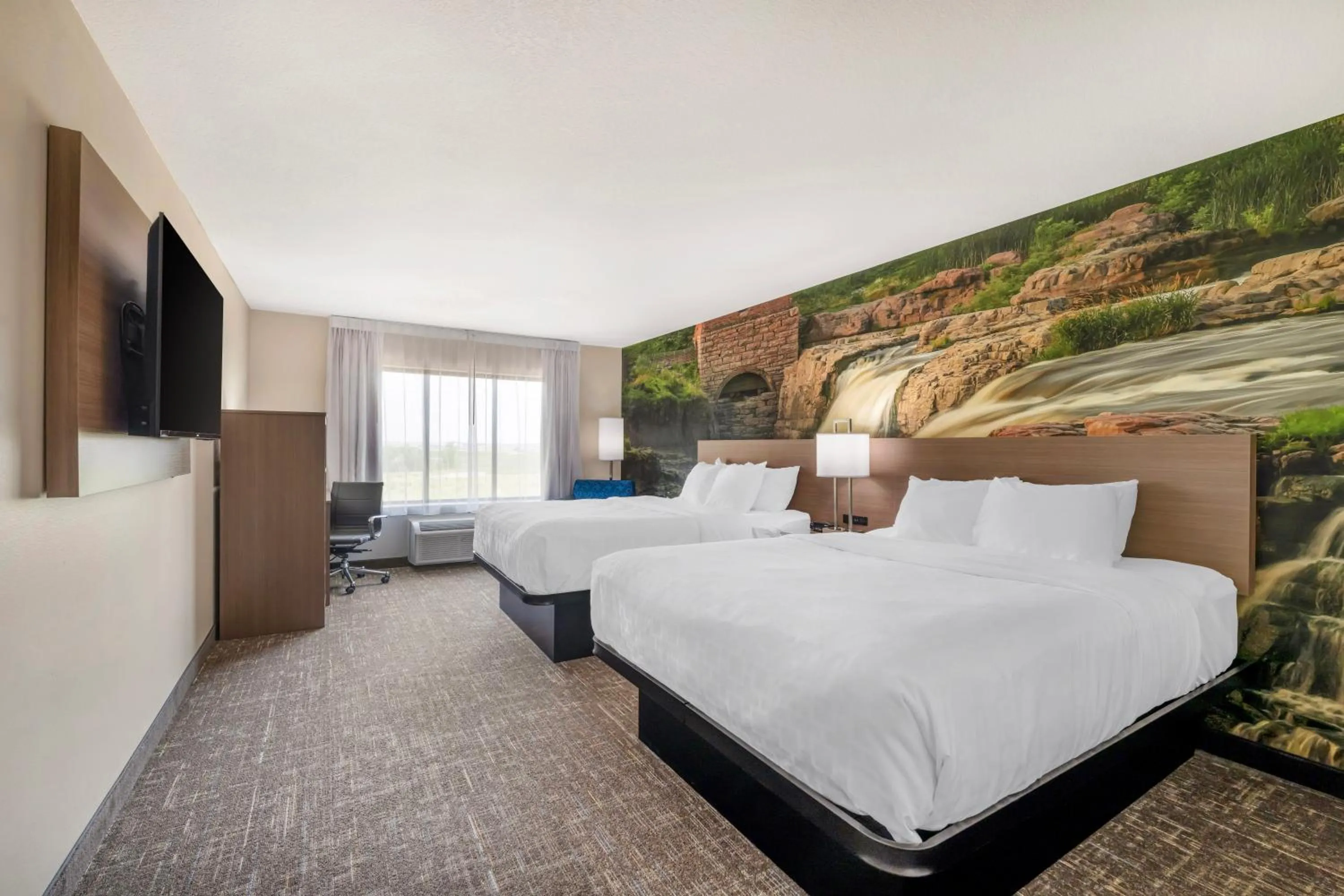 Bedroom, Bed in Clarion Pointe Sioux Falls Airport