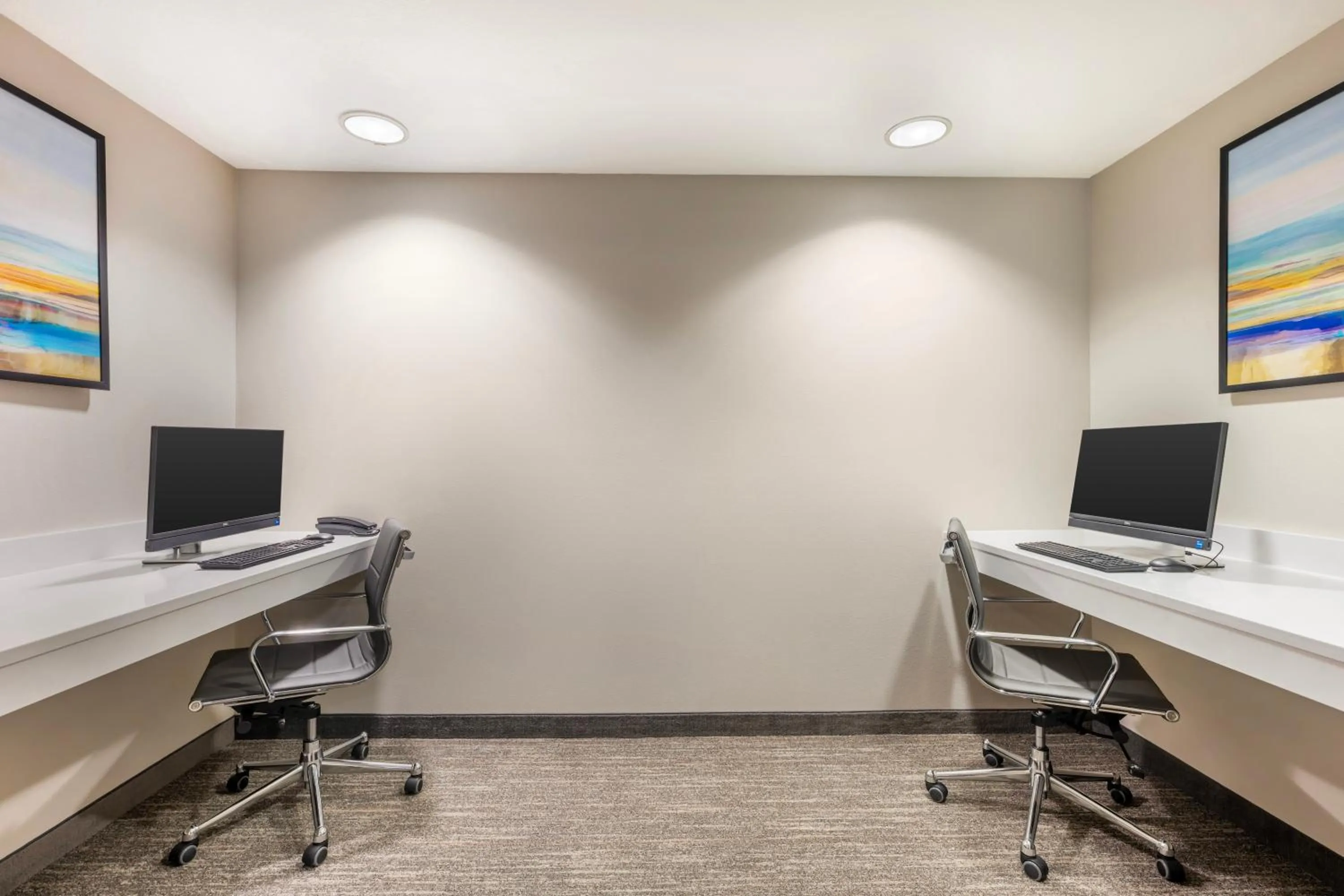 Business facilities in Clarion Pointe Sioux Falls Airport