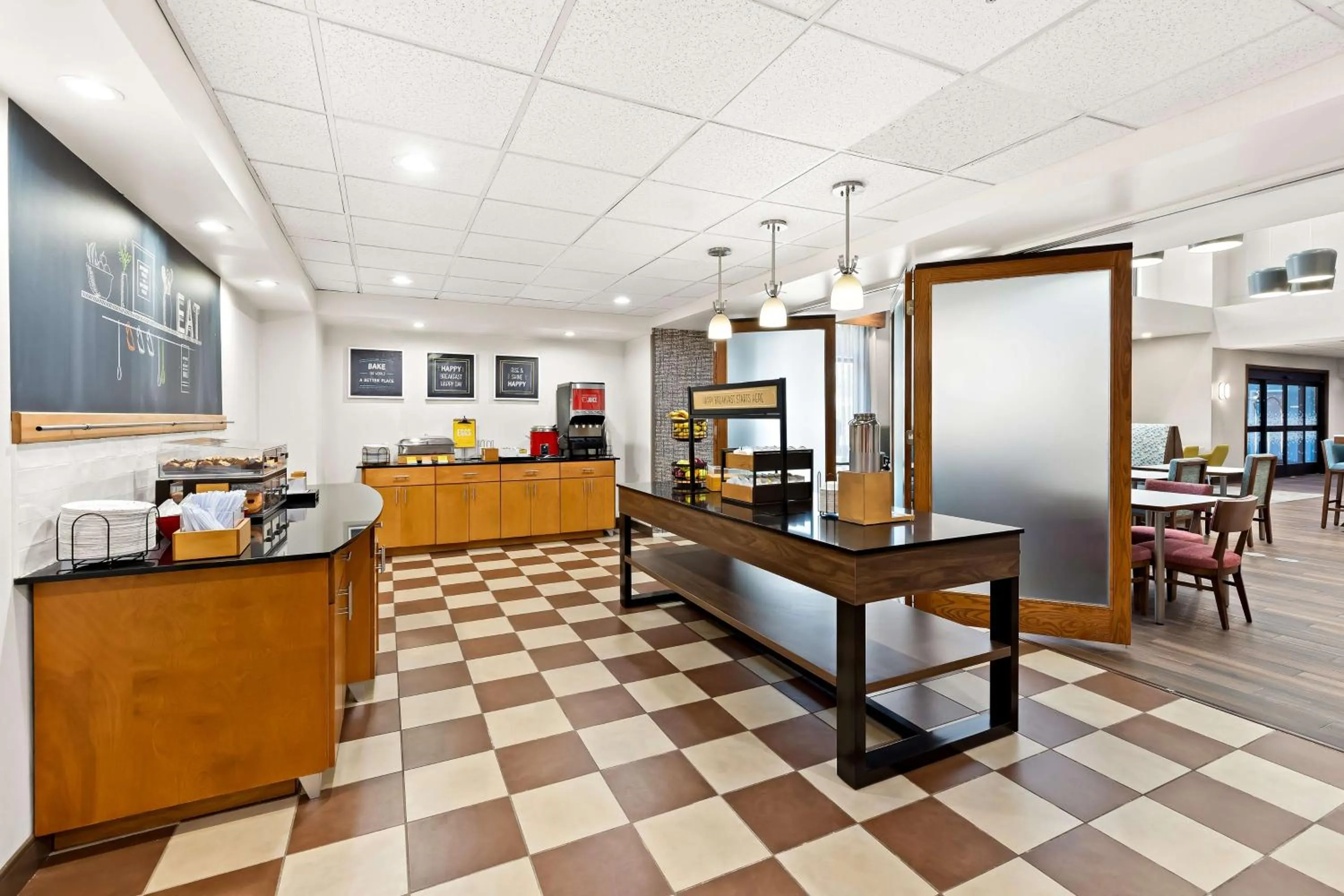 Breakfast in Hampton Inn & Suites Canton