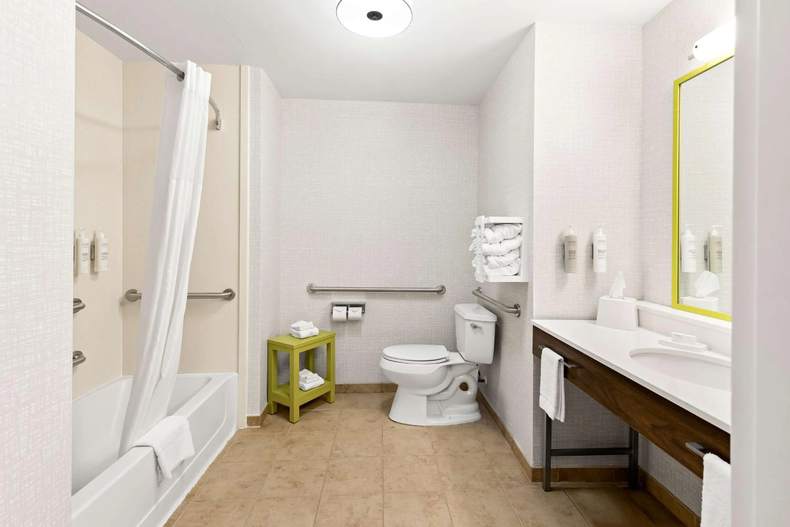 Bathroom in Hampton Inn & Suites Canton