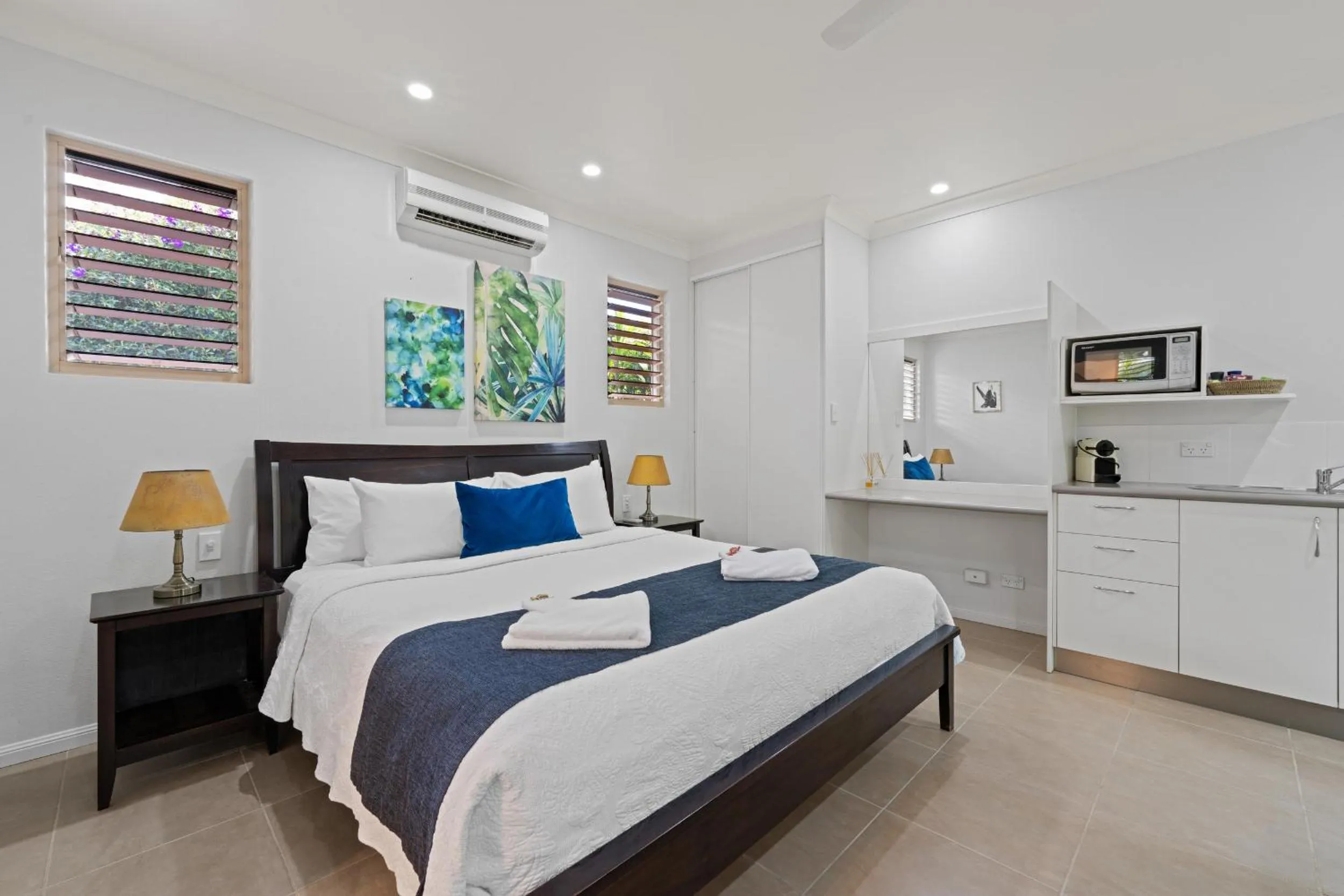 Bed in Blue Summit Hideaway