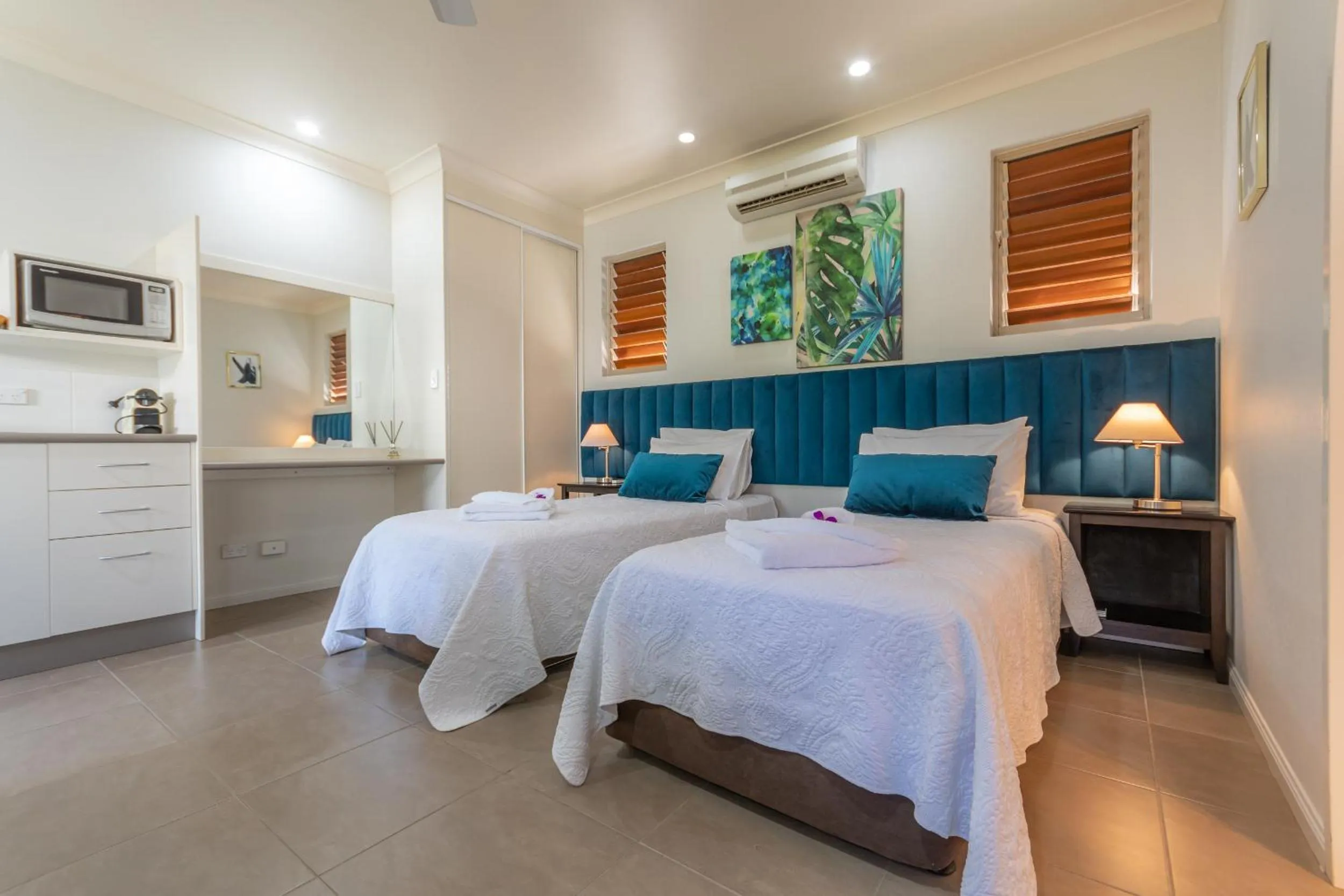 Bed in Blue Summit Hideaway