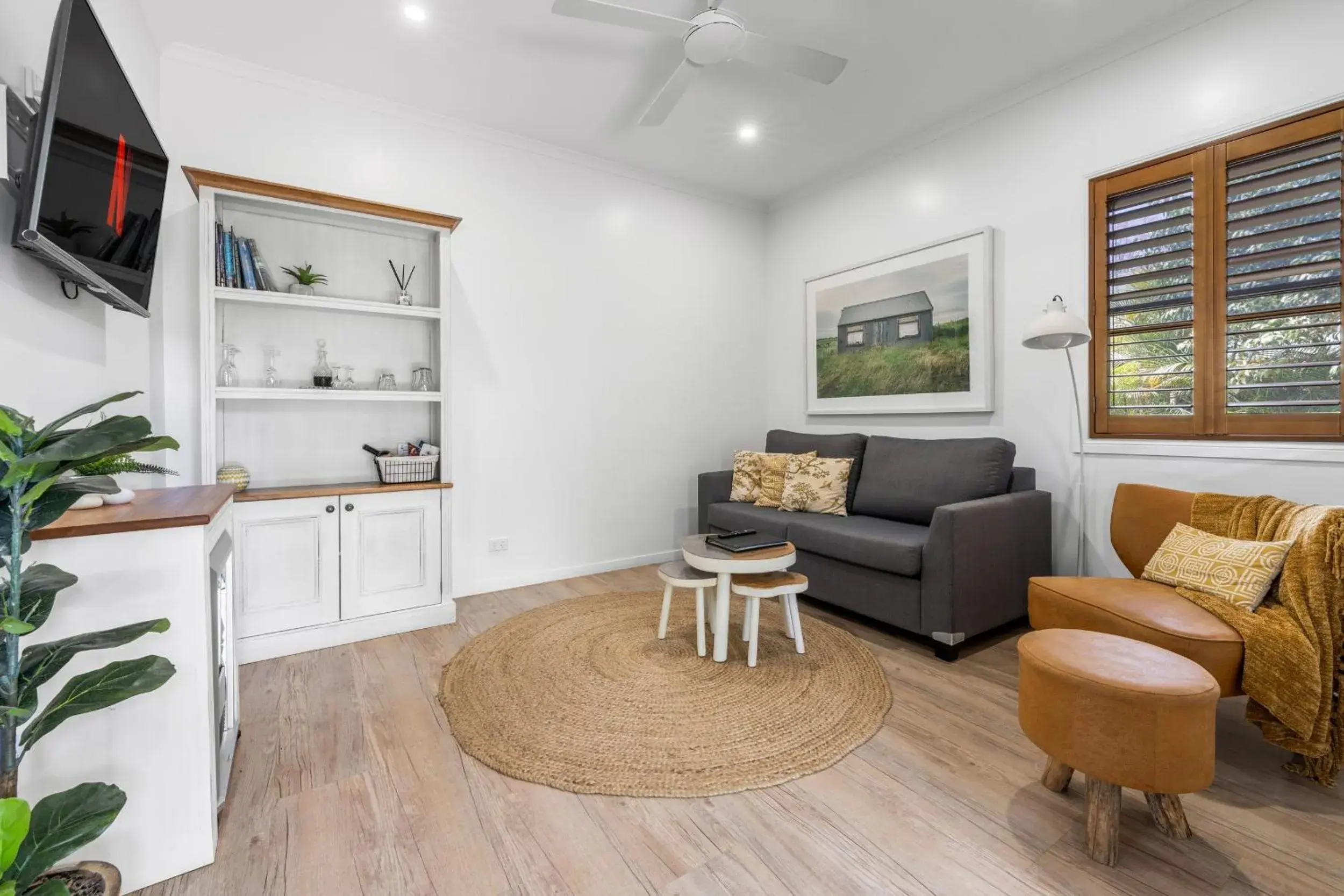 Cozy One-Bedroom Apartment (Close to the road) in Blue Summit Hideaway Cozy One-Bedroom Apartment (Close to the road) in Blue Summit Hideaway