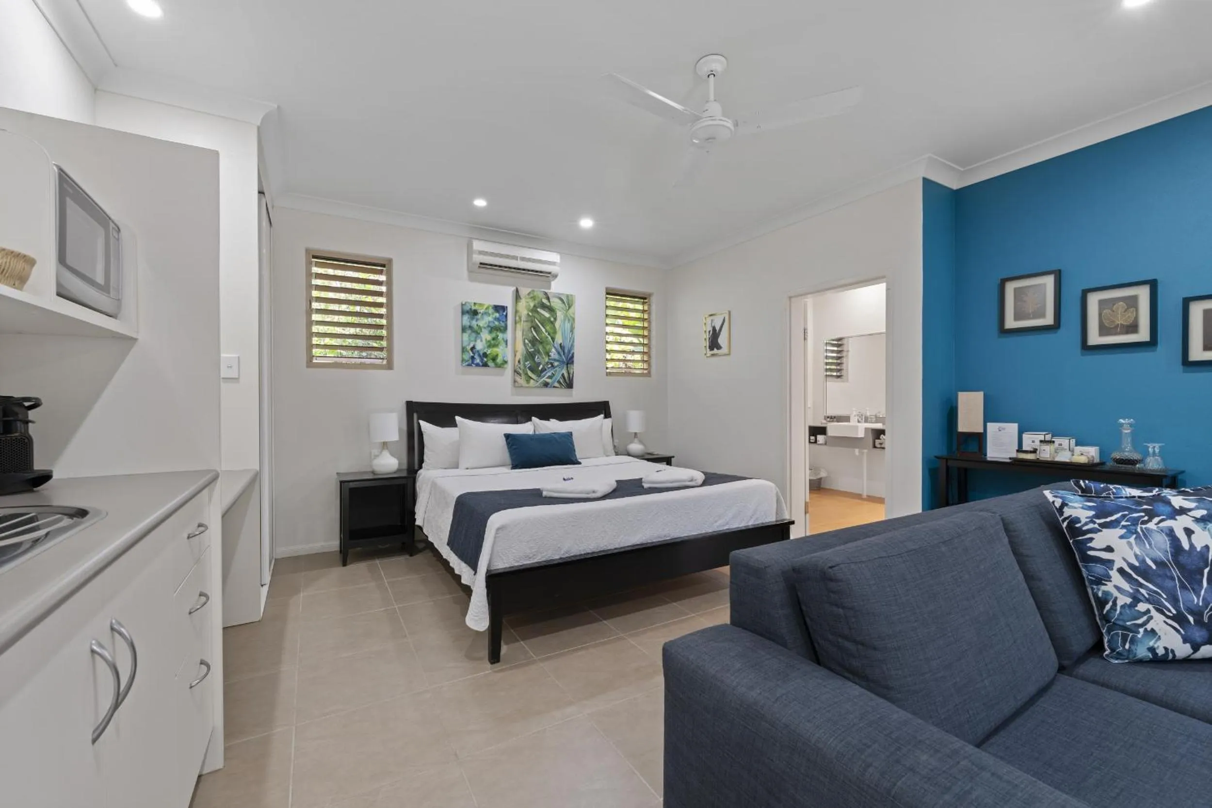 Bed in Blue Summit Hideaway