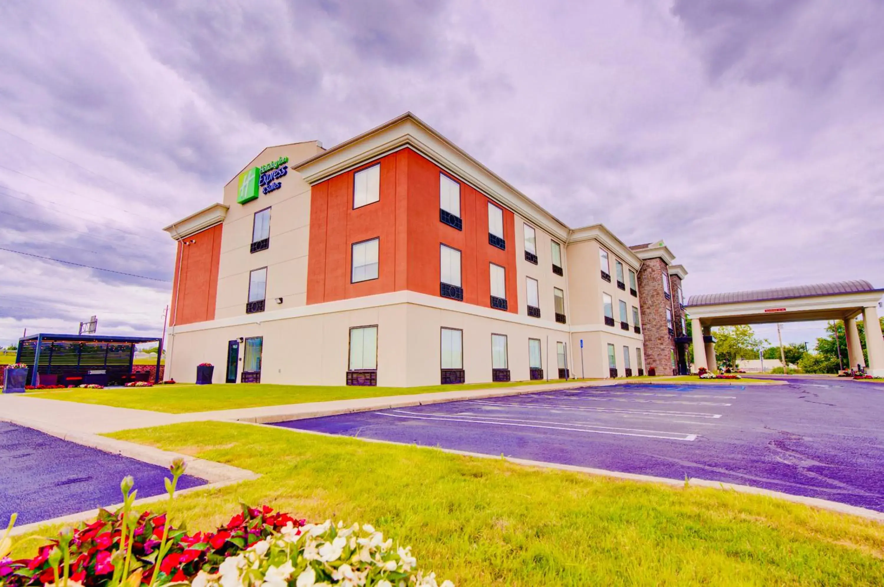 Property building in Holiday Inn Express Hotel & Suites Chester by IHG Property building in Holiday Inn Express Hotel & Suites Chester by IHG
