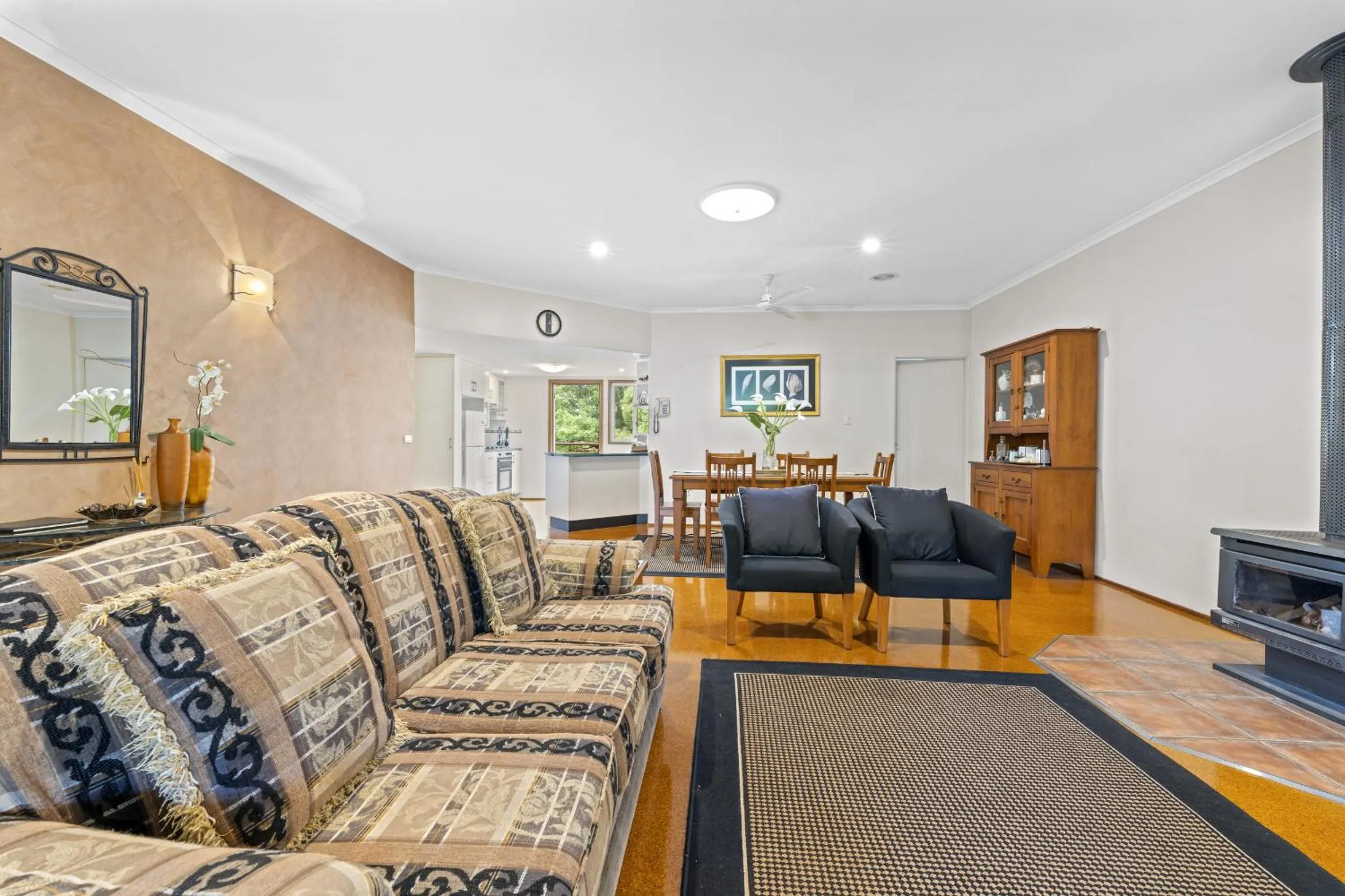Living room in Birds 'n' Bloom Cottages