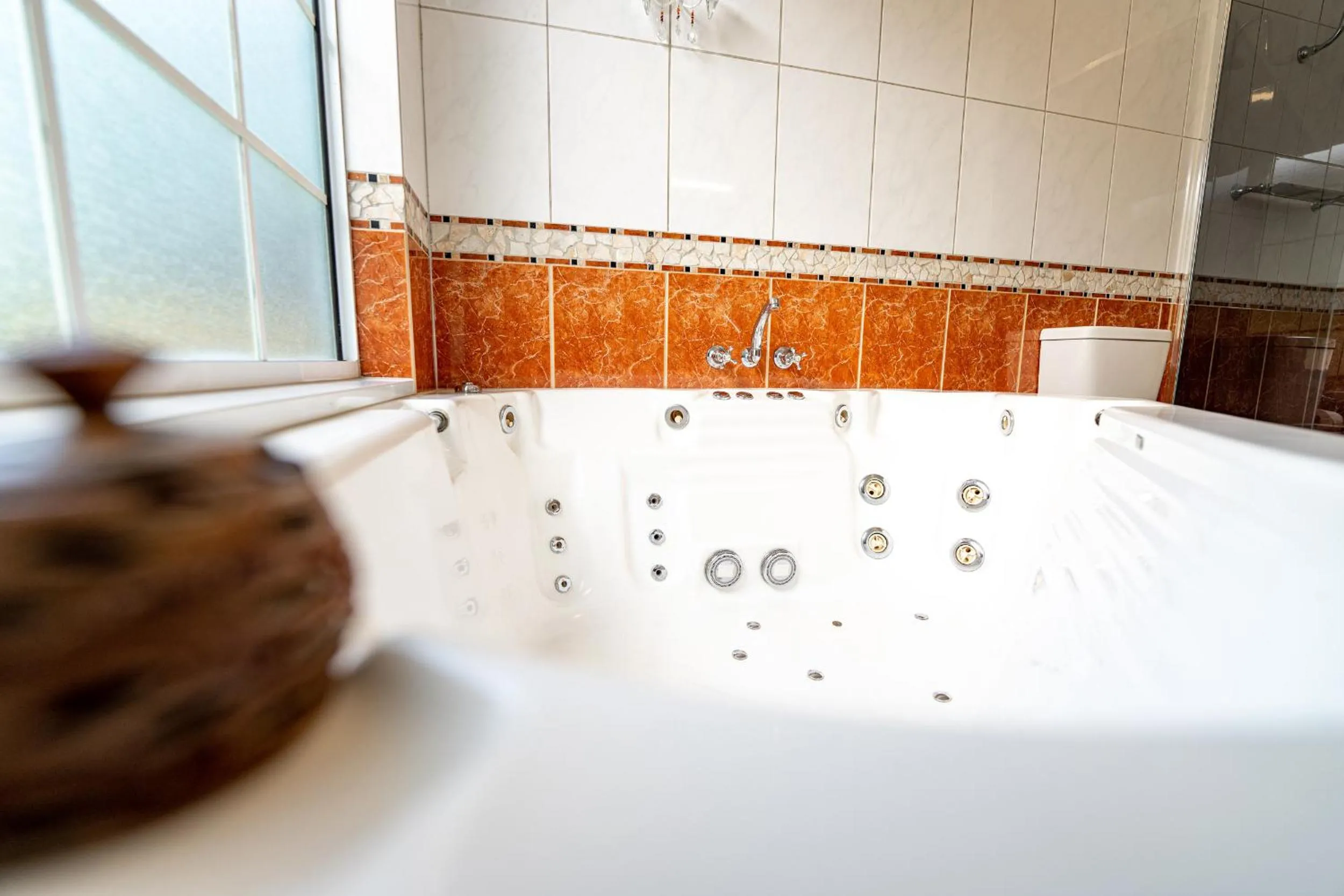 Bath in Birds 'n' Bloom Cottages