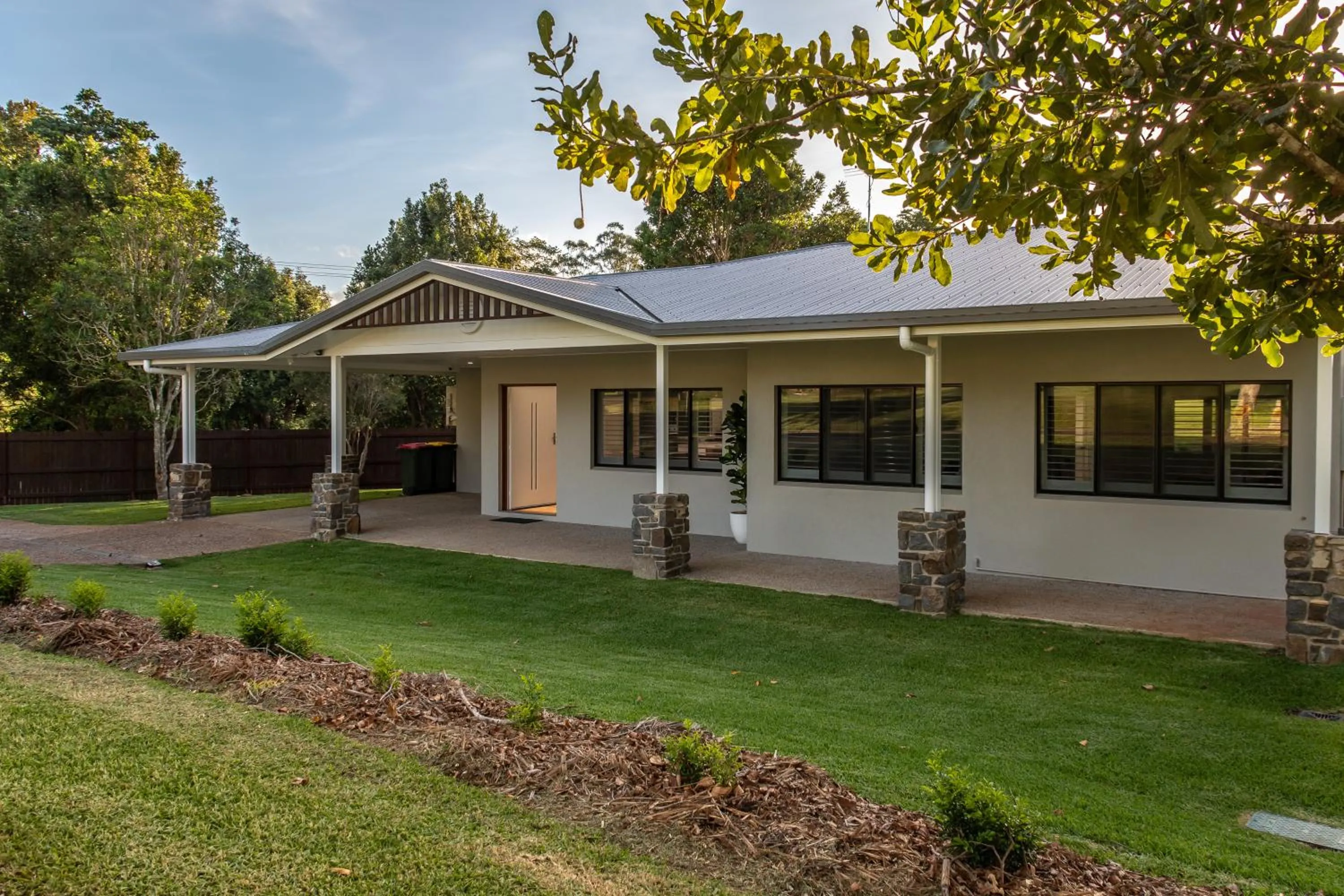 Property building in Birds 'n' Bloom Cottages