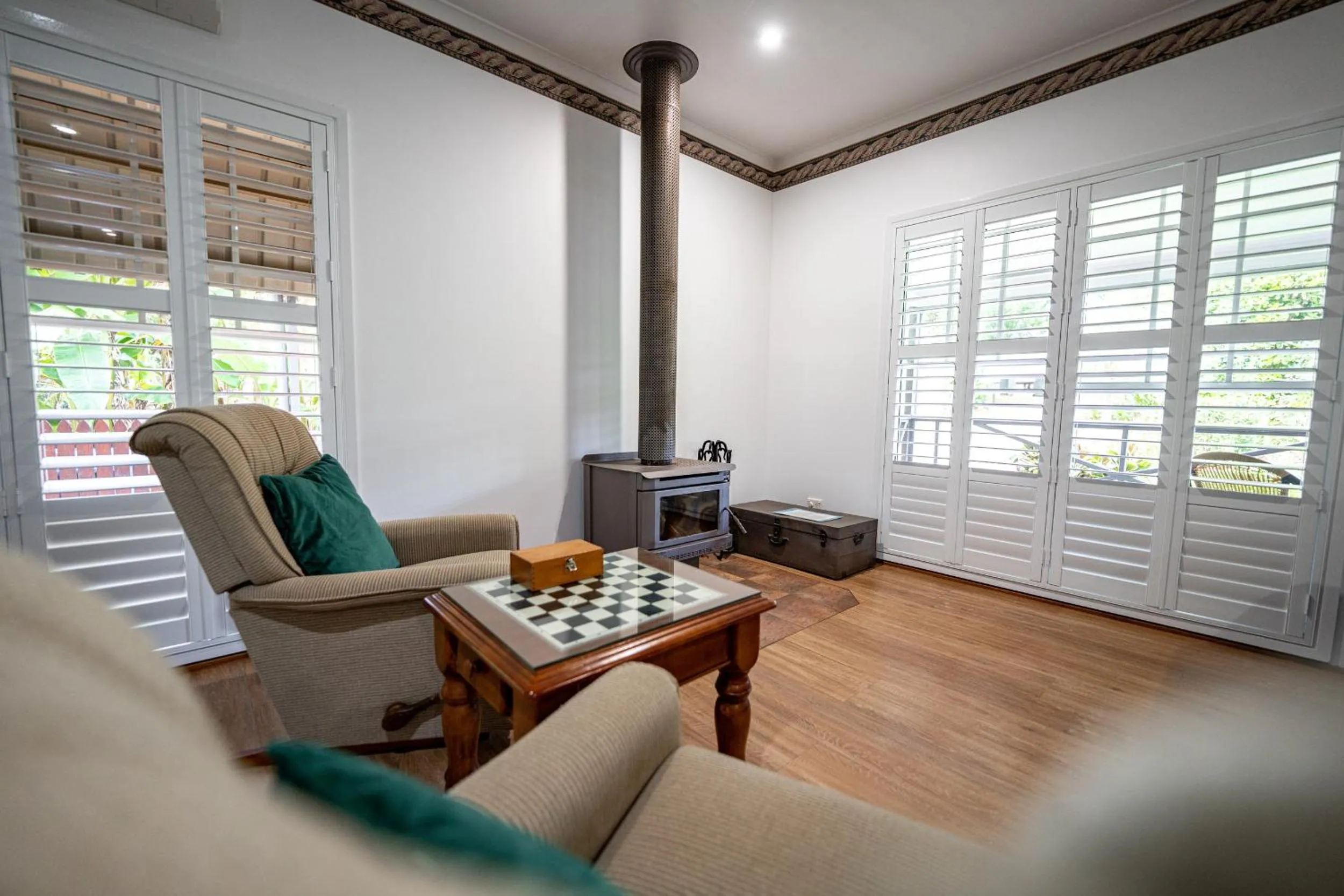 Living room in Birds 'n' Bloom Cottages