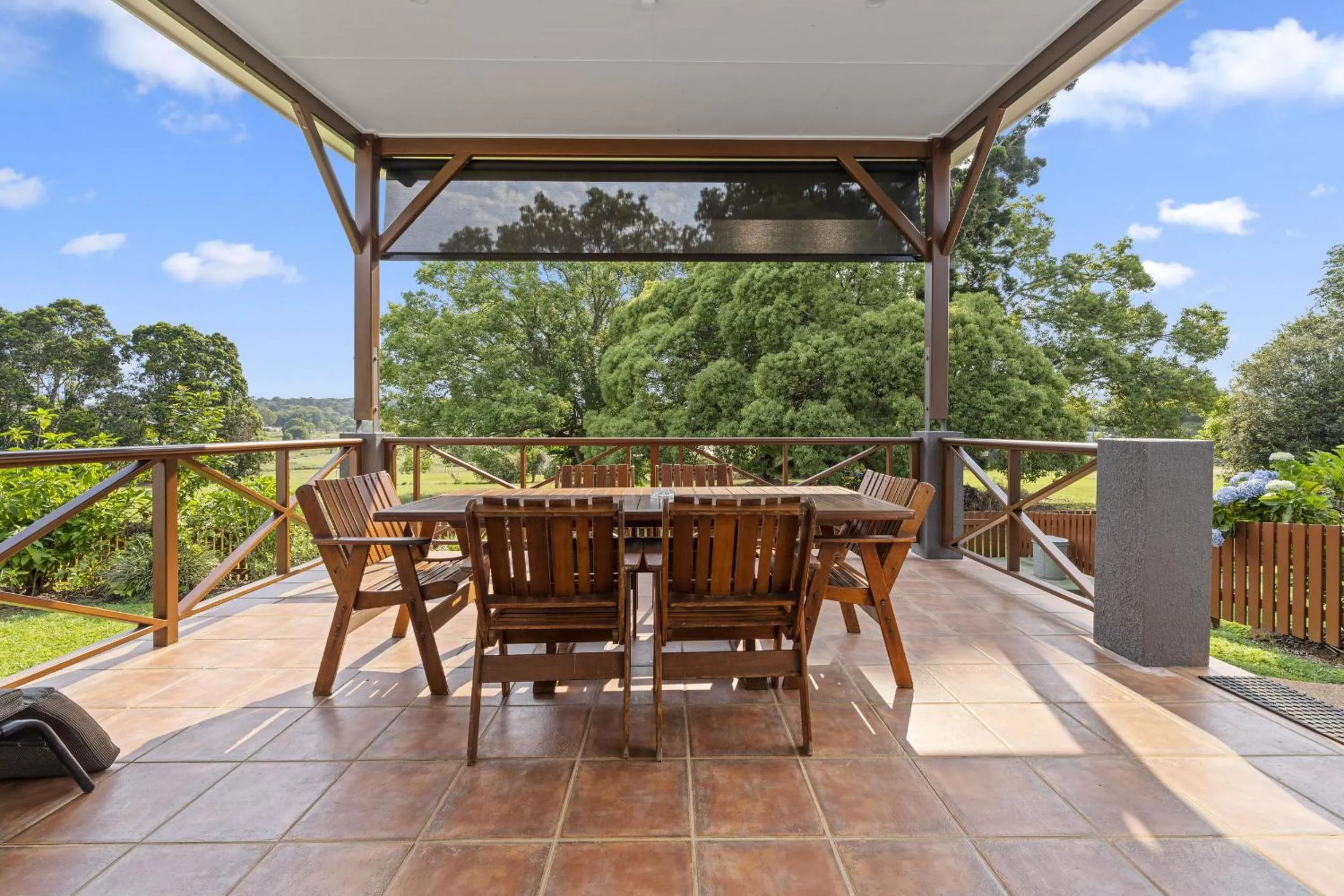 Patio in Birds 'n' Bloom Cottages