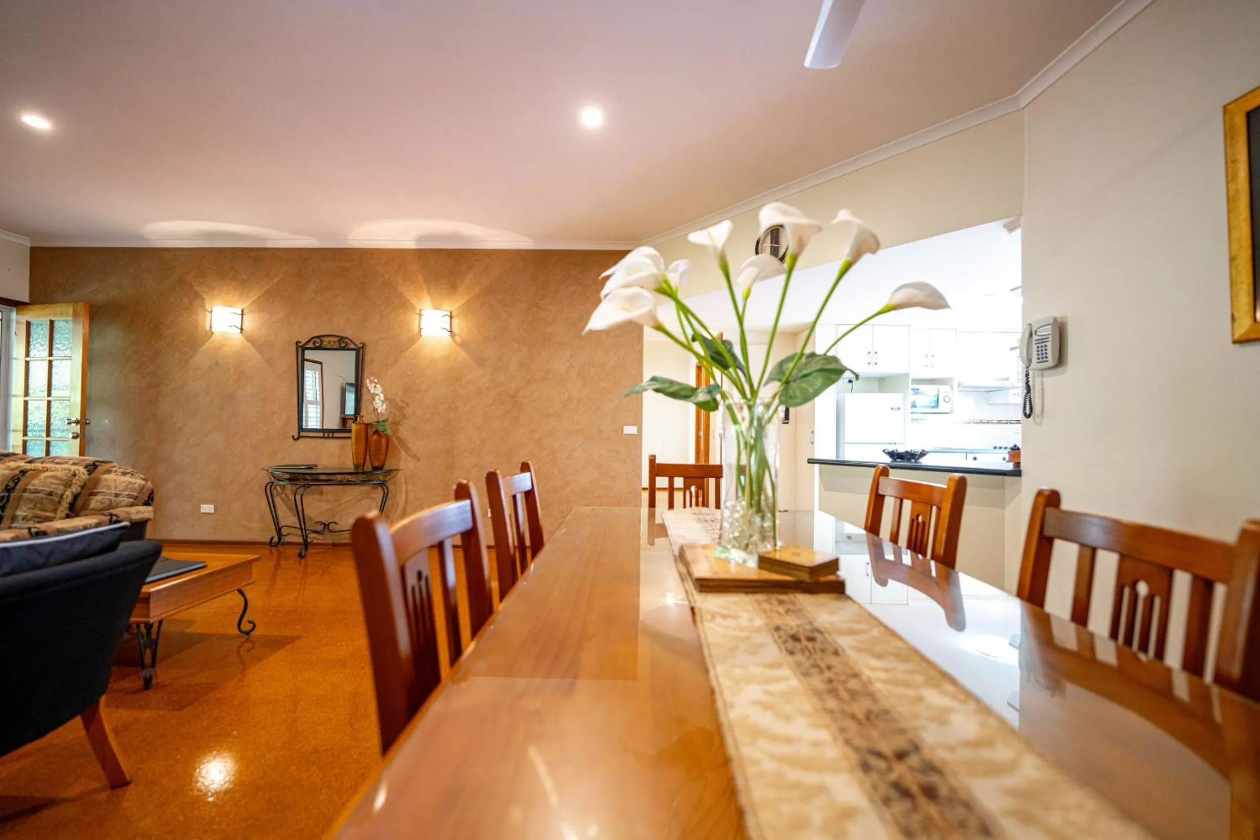 Living room in Birds 'n' Bloom Cottages