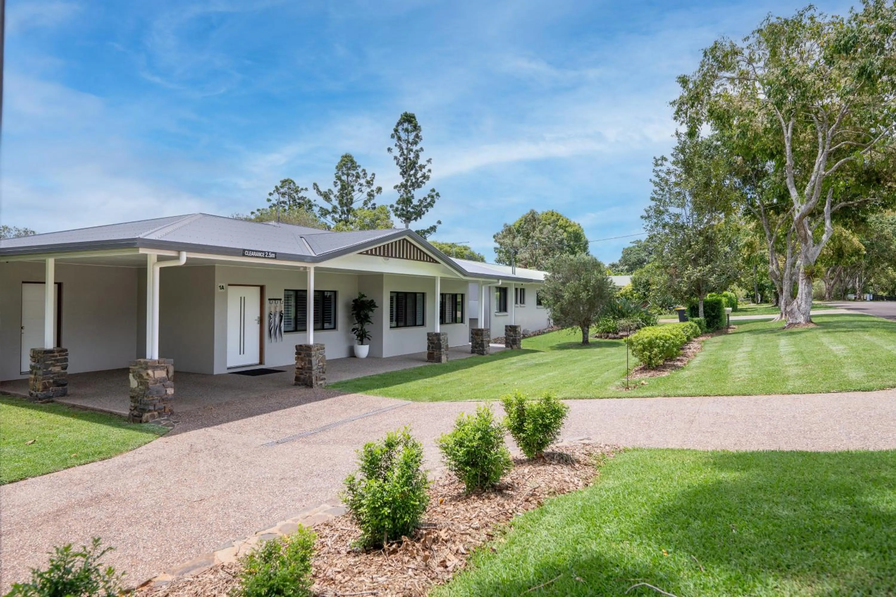 Property building in Birds 'n' Bloom Cottages