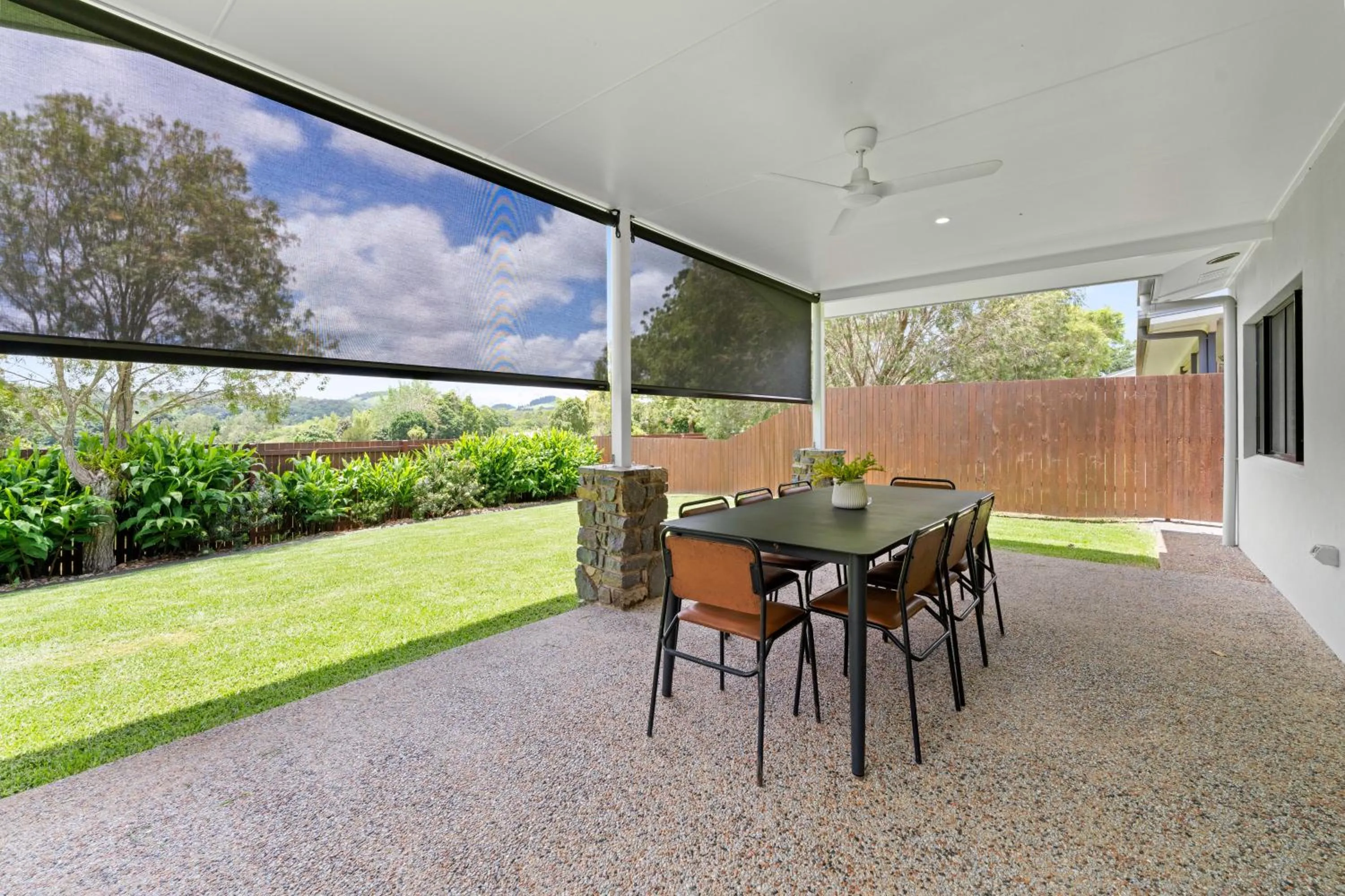 Patio in Birds 'n' Bloom Cottages