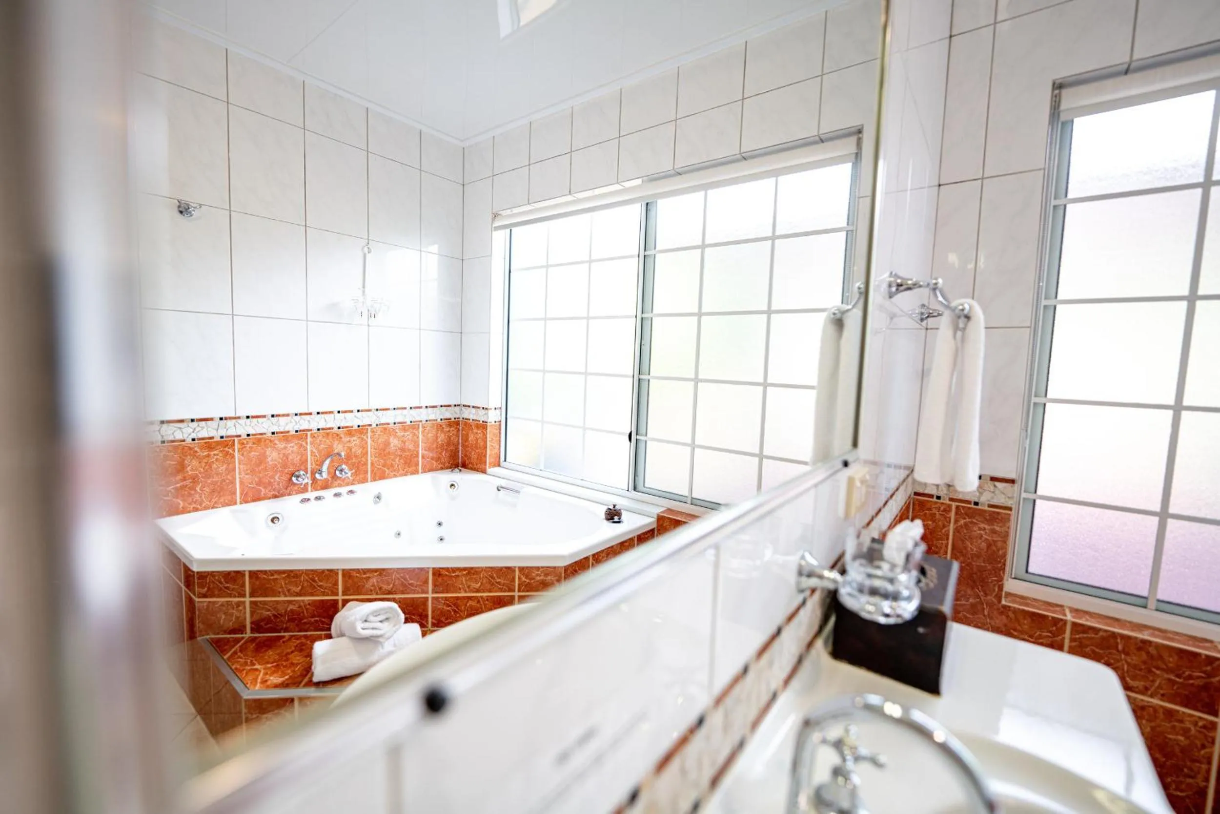 Shower in Birds 'n' Bloom Cottages