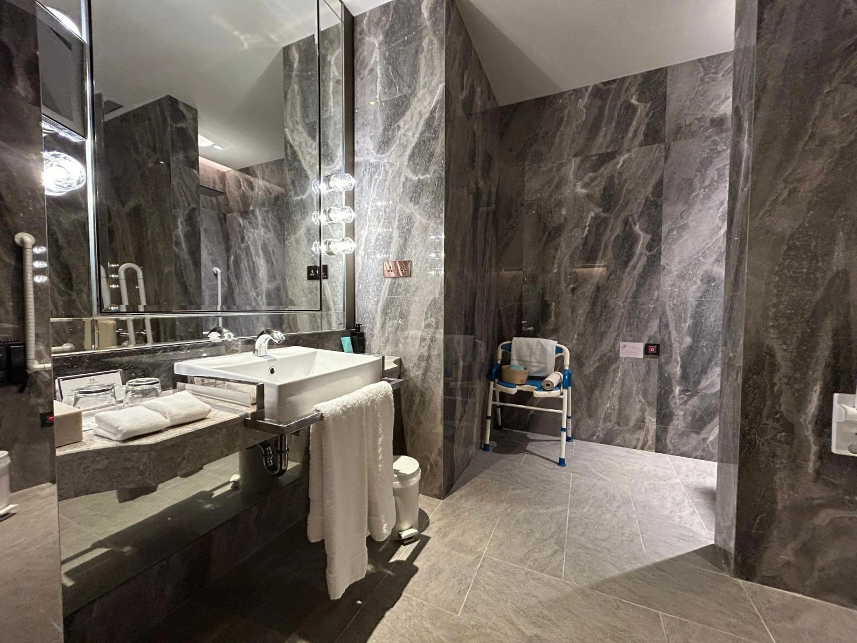 Toilet in Grand Mayfull Taipei