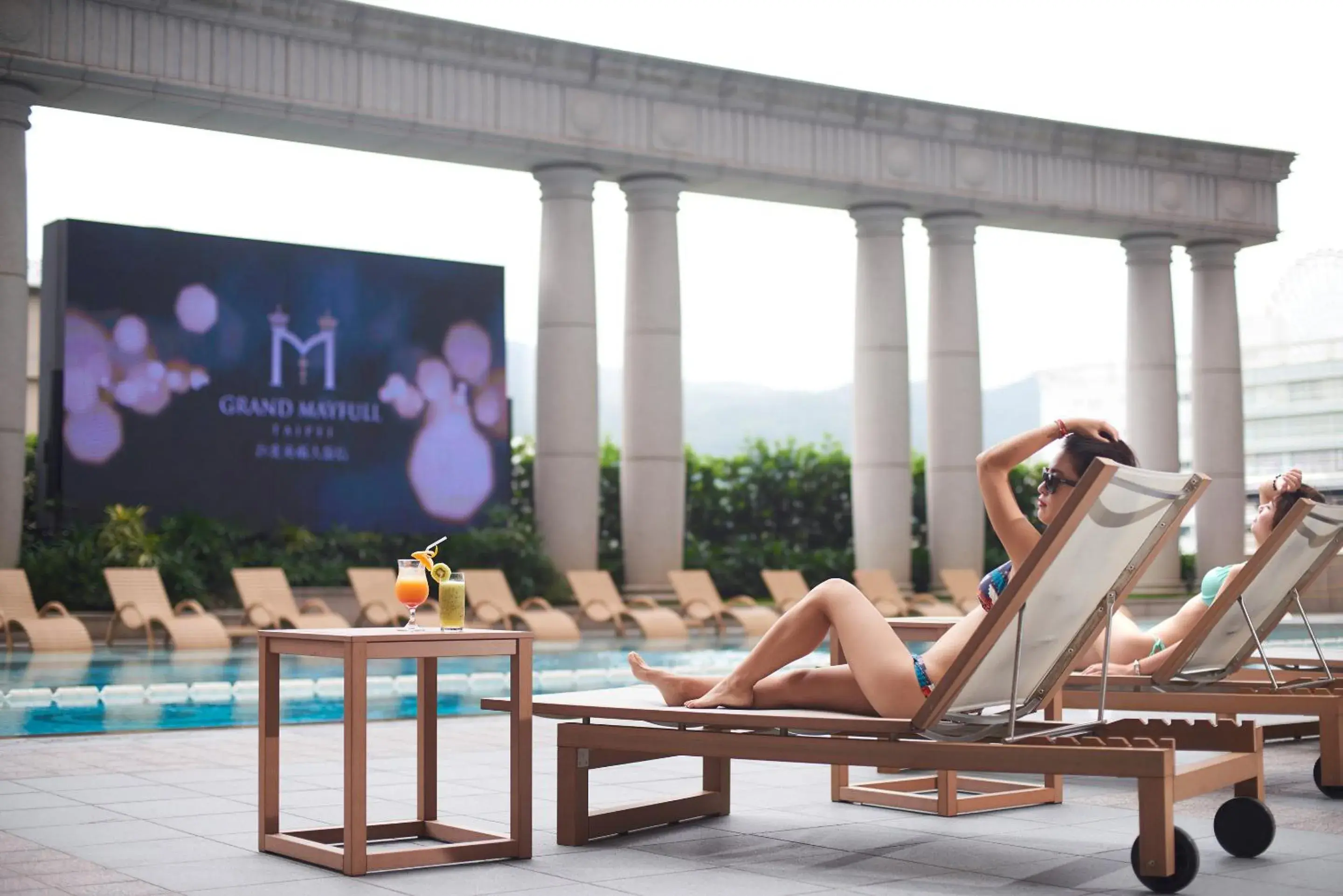 Swimming pool in Grand Mayfull Taipei Swimming pool in Grand Mayfull Taipei