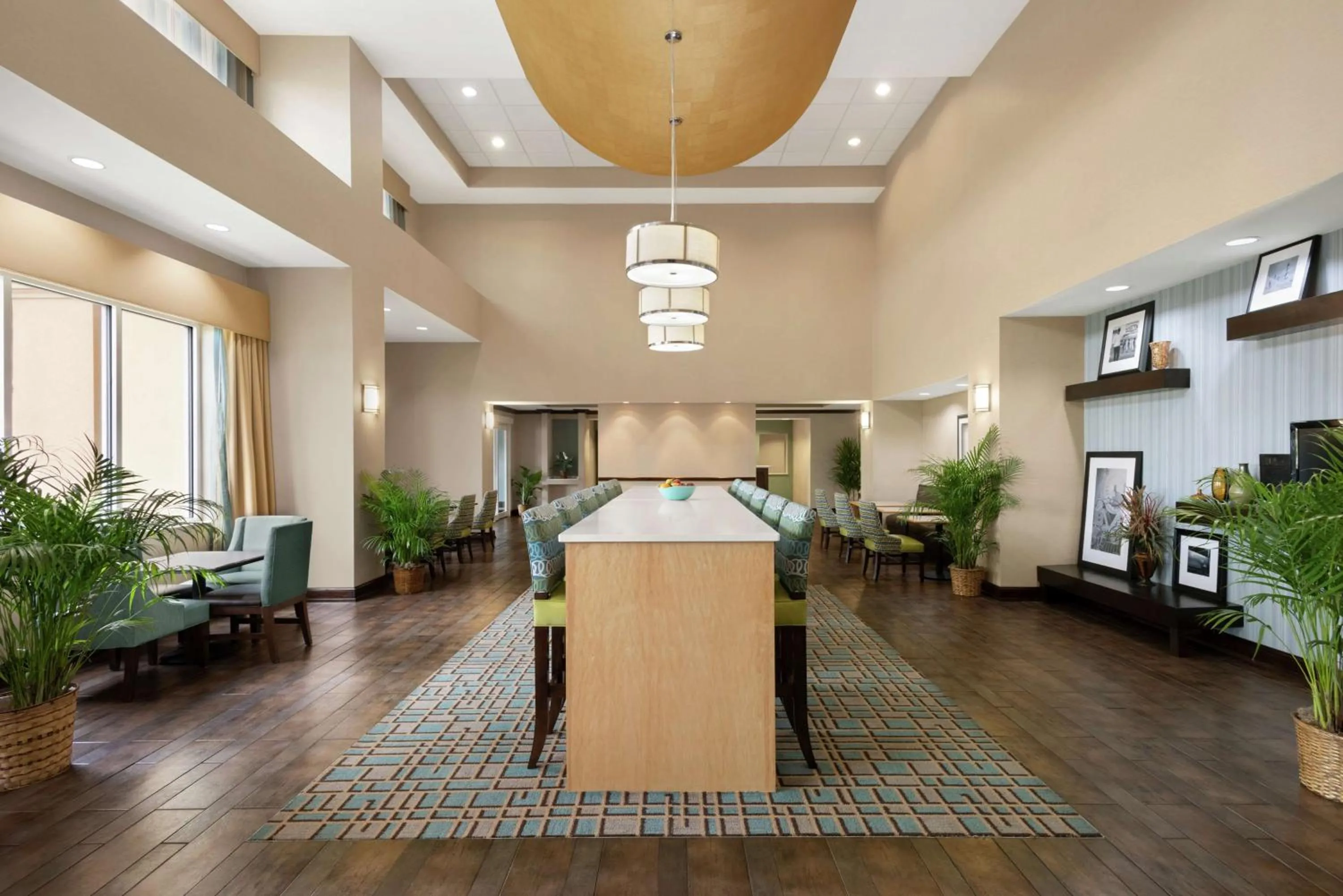 Lobby or reception in Hampton Inn & Suites Brunswick