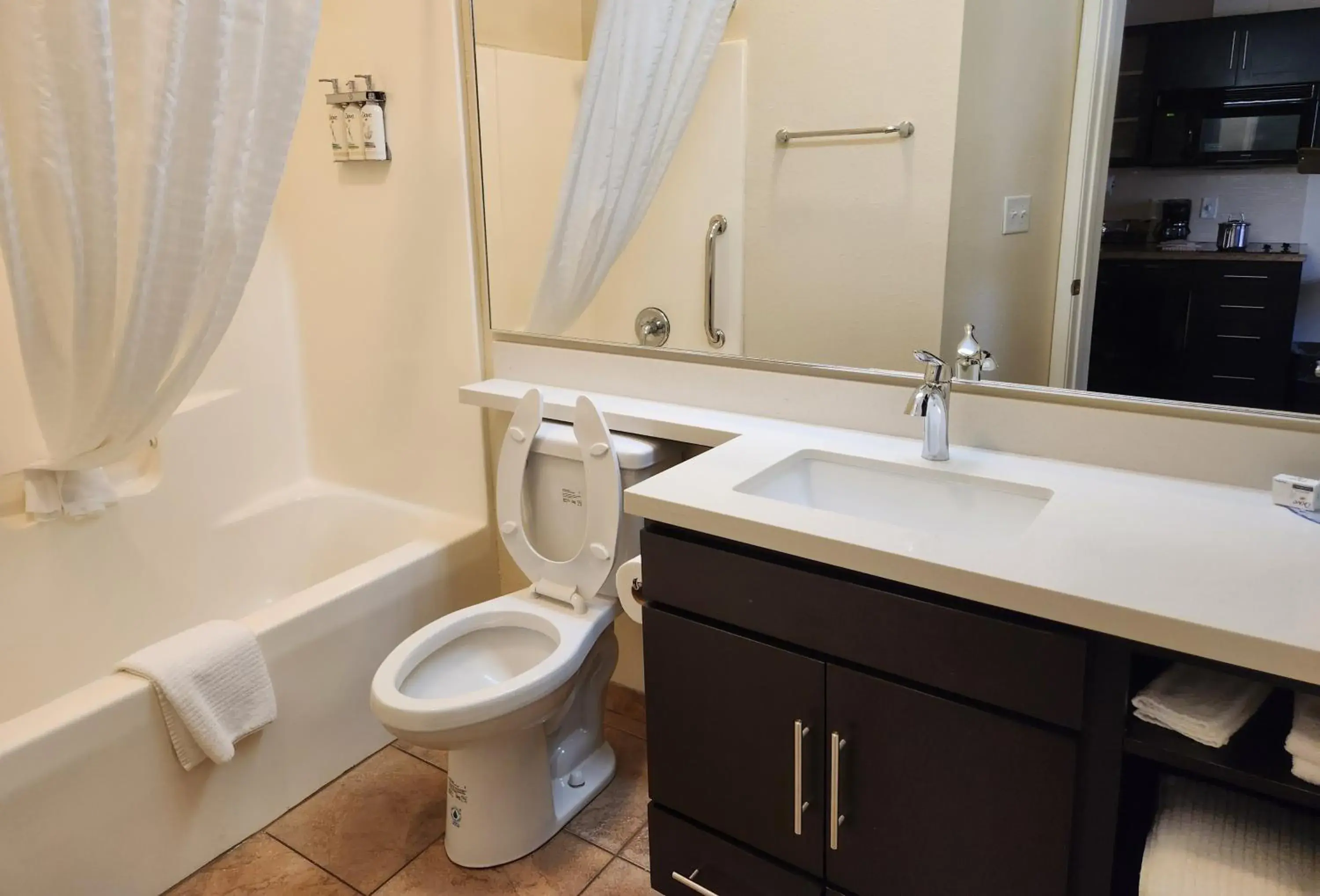 Standard Room in Candlewood Suites Greenville NC by IHG Standard Room in Candlewood Suites Greenville NC by IHG