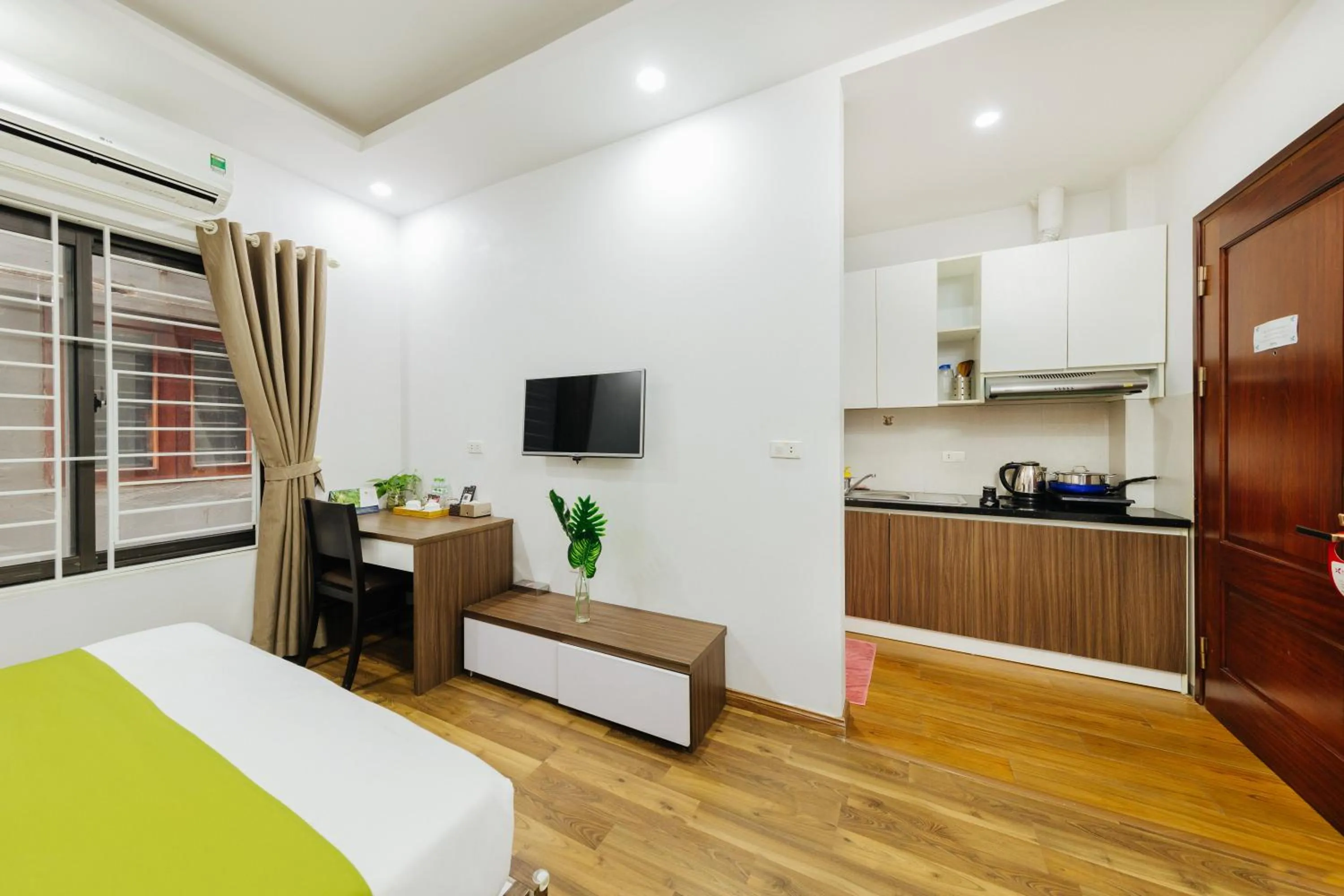 Communal lounge/ TV room, Bed in Hana 1 Apartment & Hotel Bac Ninh