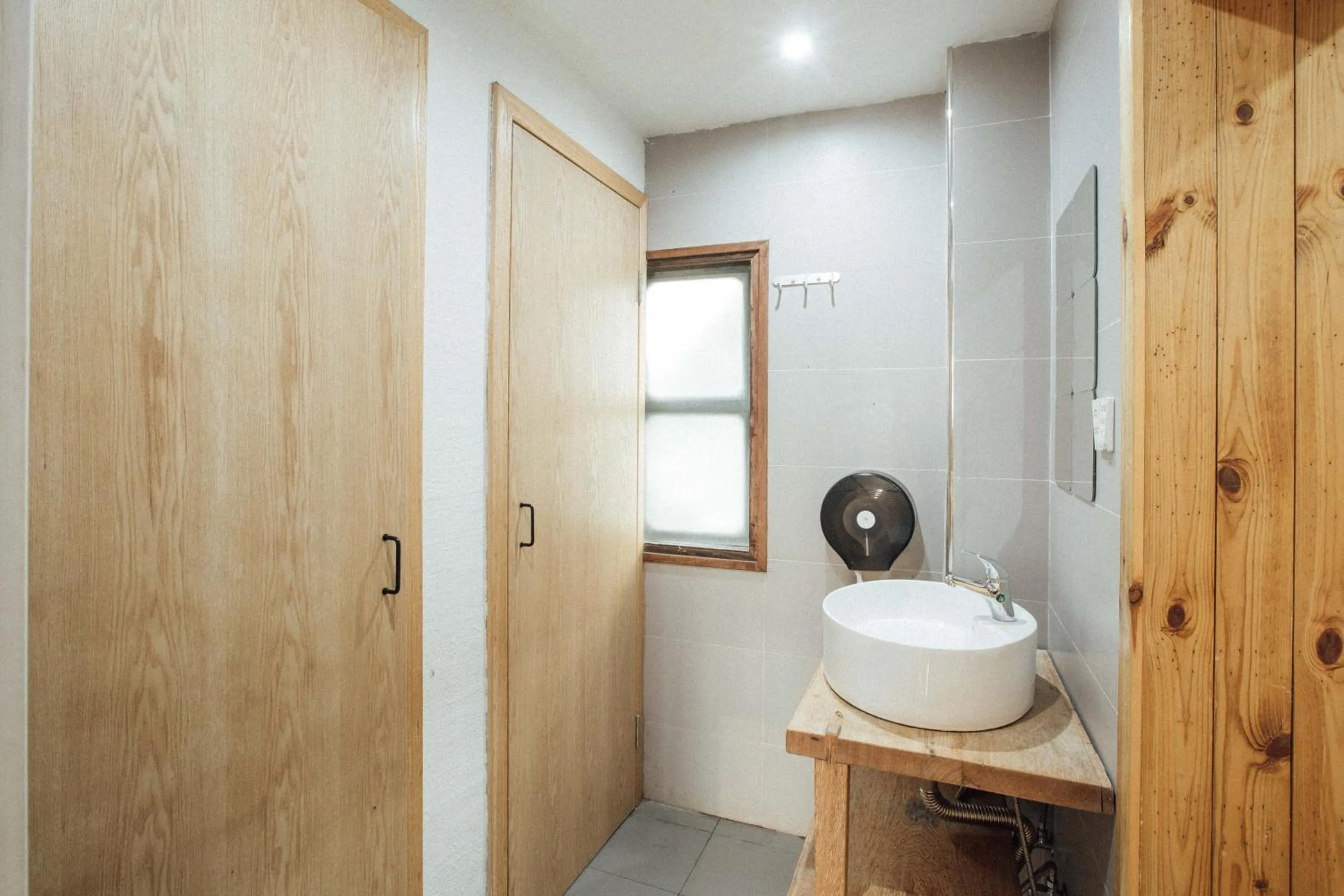 Toilet in Two Elms Hotel (Nanjing Confucius Temple Laomen East Branch)