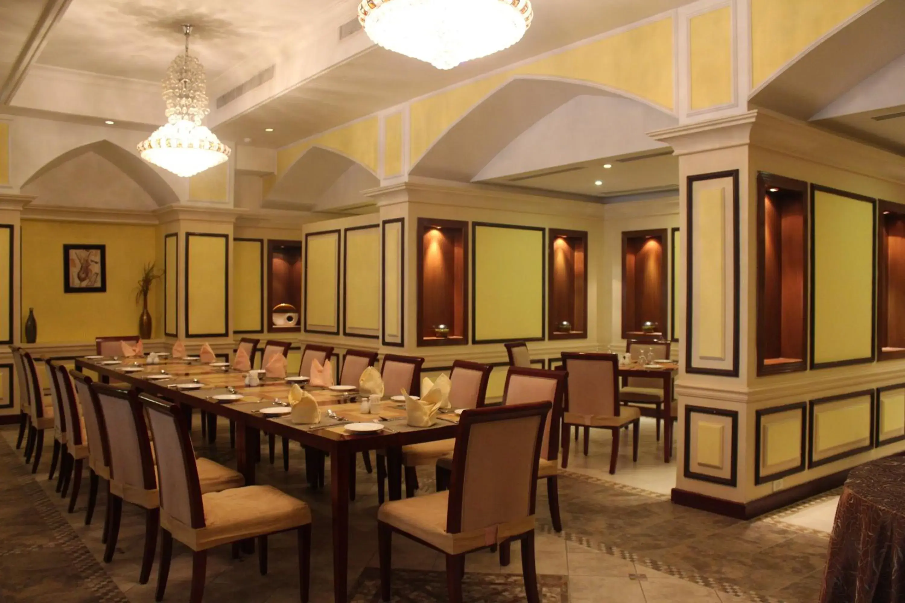 Restaurant/places to eat in Ramada Riyadh Hotel Restaurant/places to eat in Ramada Riyadh Hotel