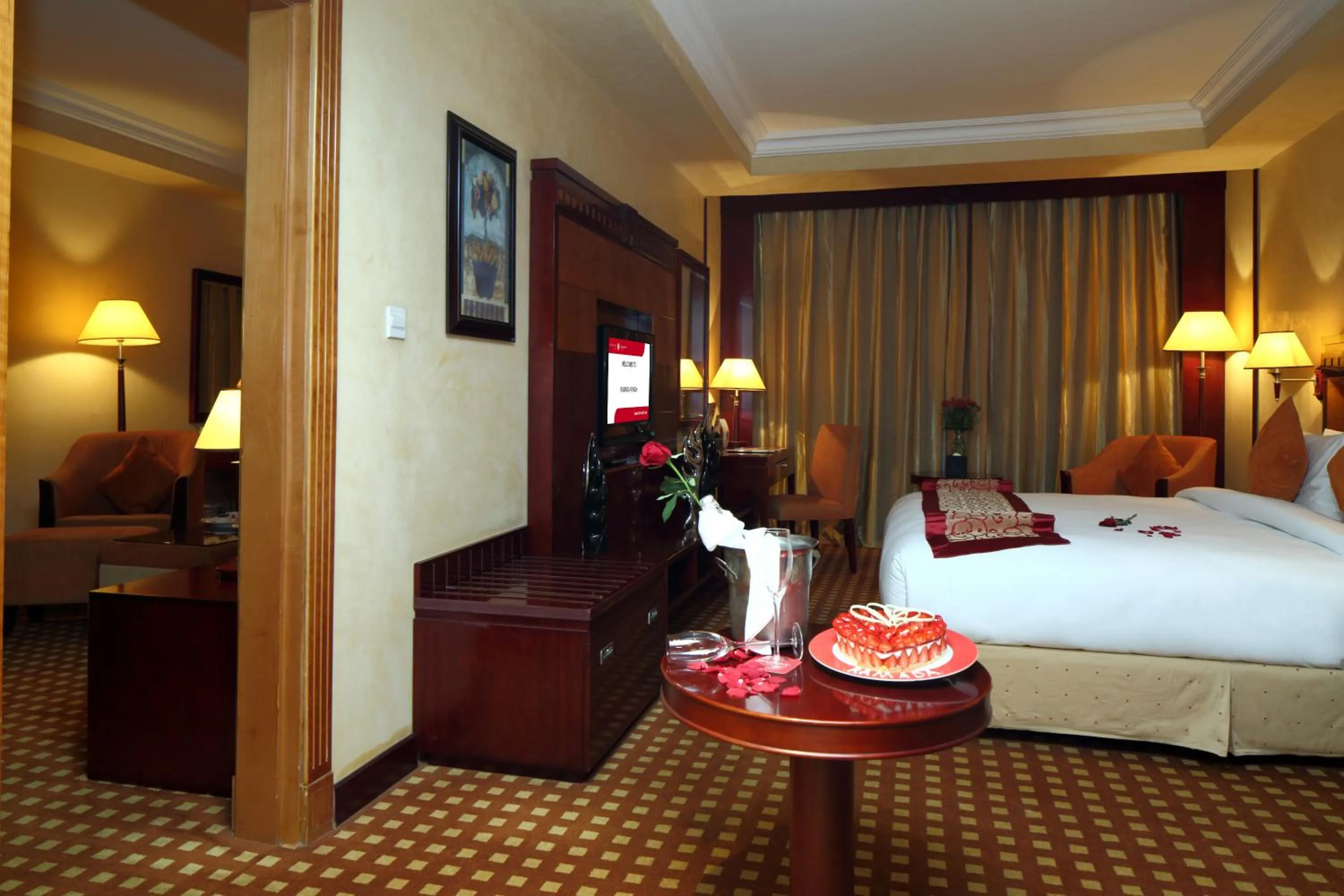 Shower, Bed in Ramada Riyadh Hotel