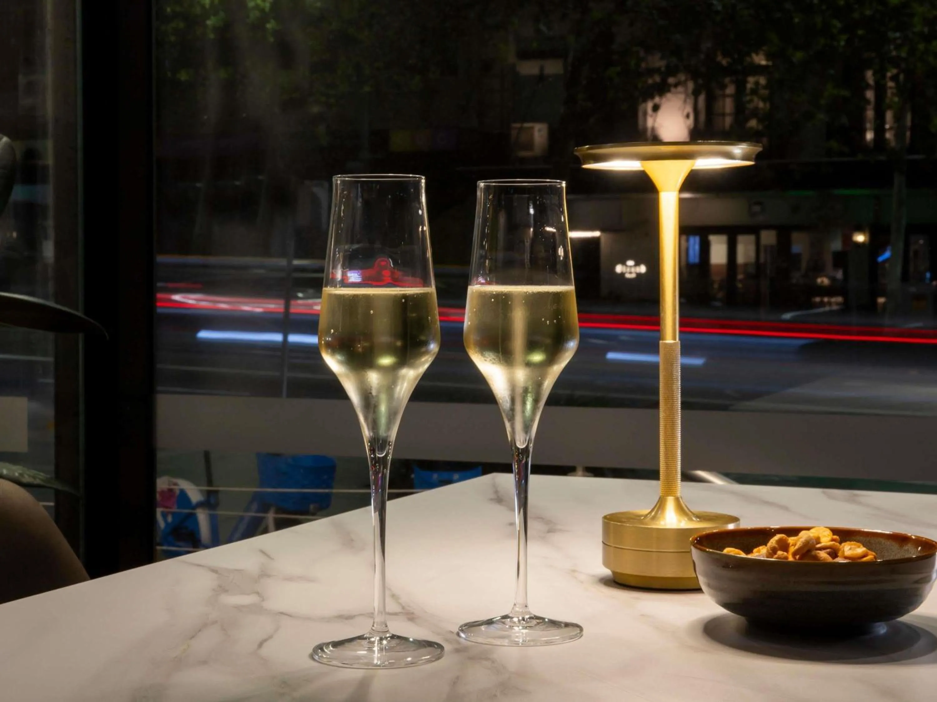 Lounge or bar in The Sydney Boulevard Hotel