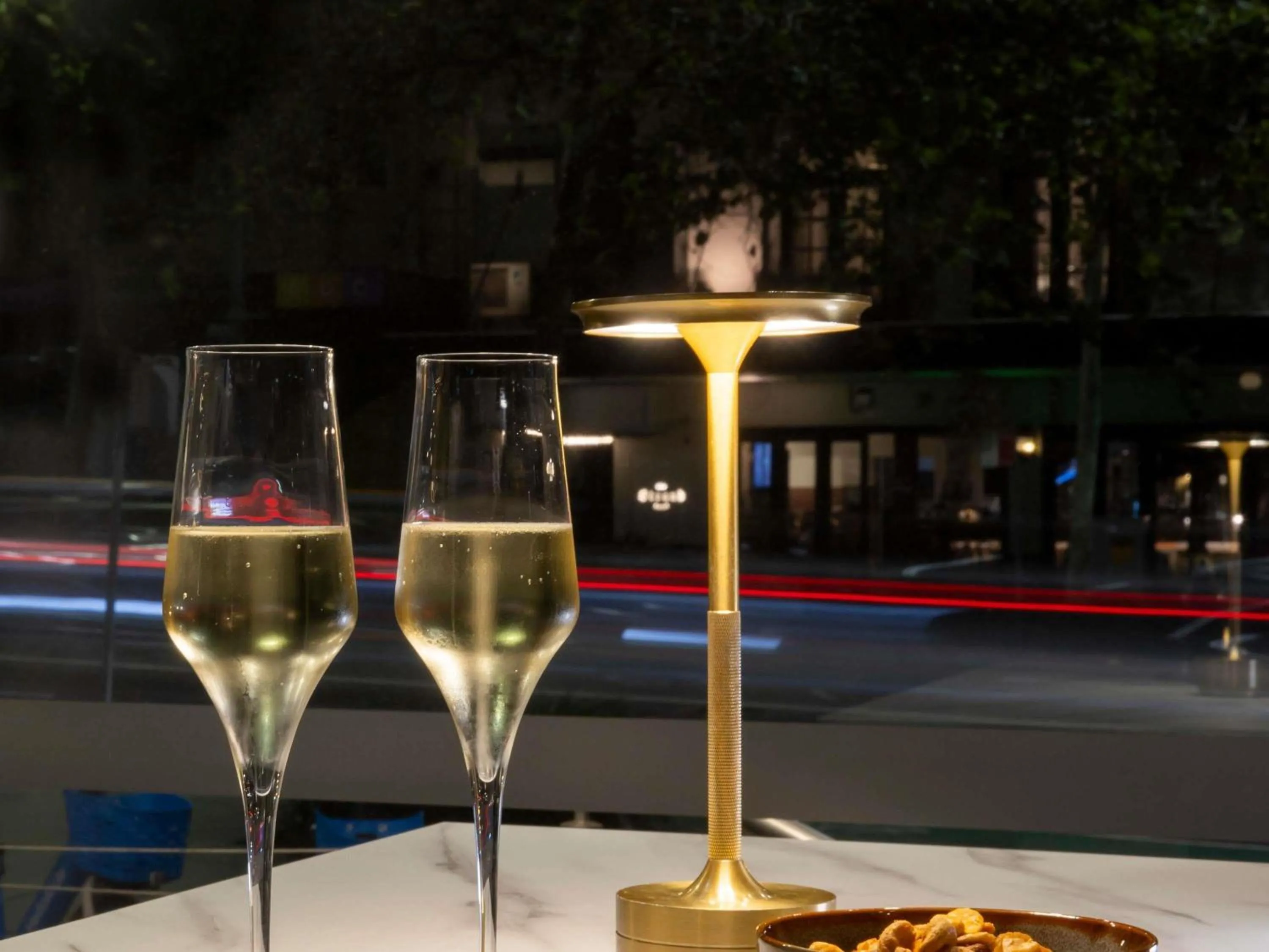 Lounge or bar in The Sydney Boulevard Hotel