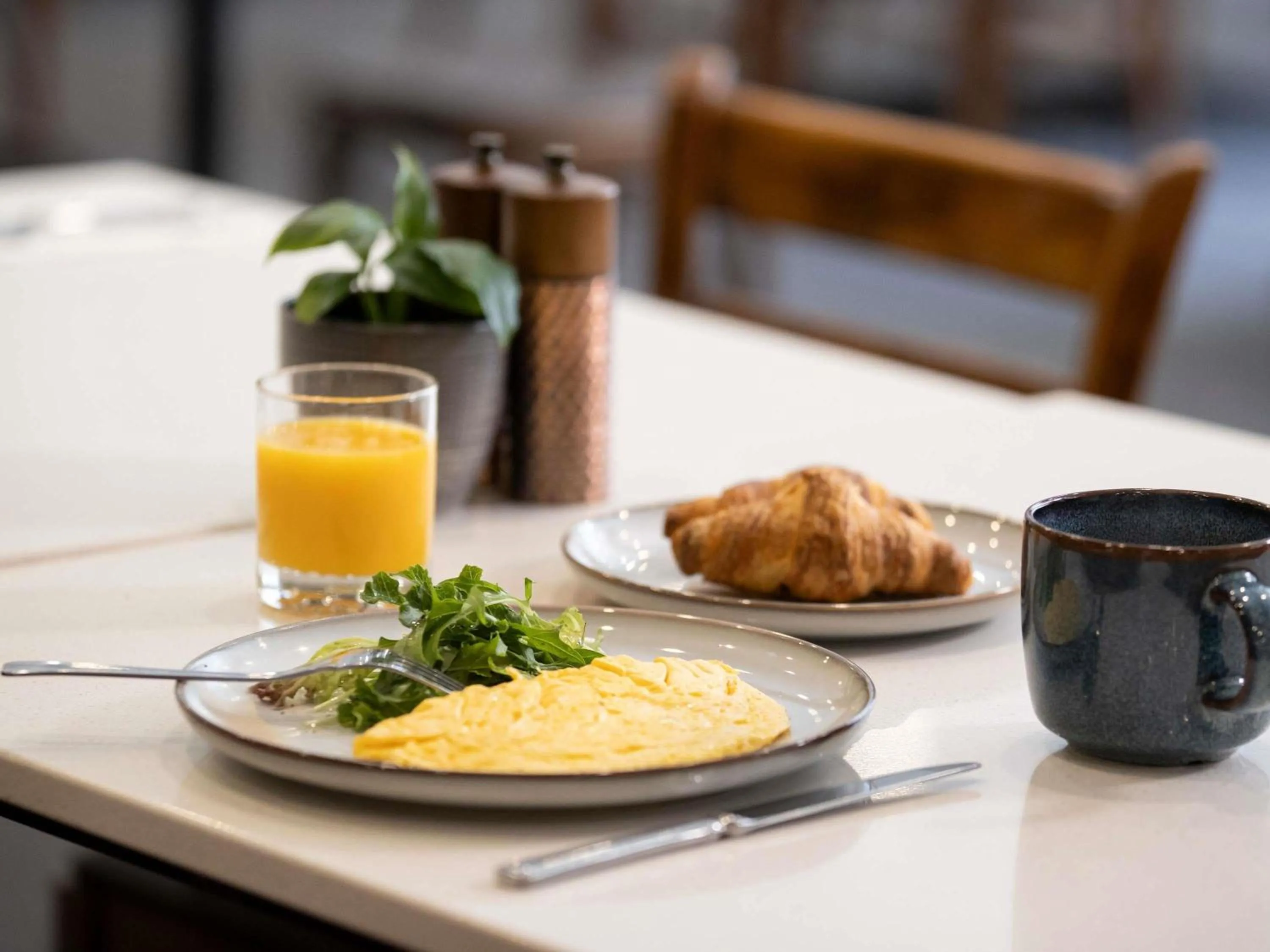 Restaurant/places to eat in The Sydney Boulevard Hotel