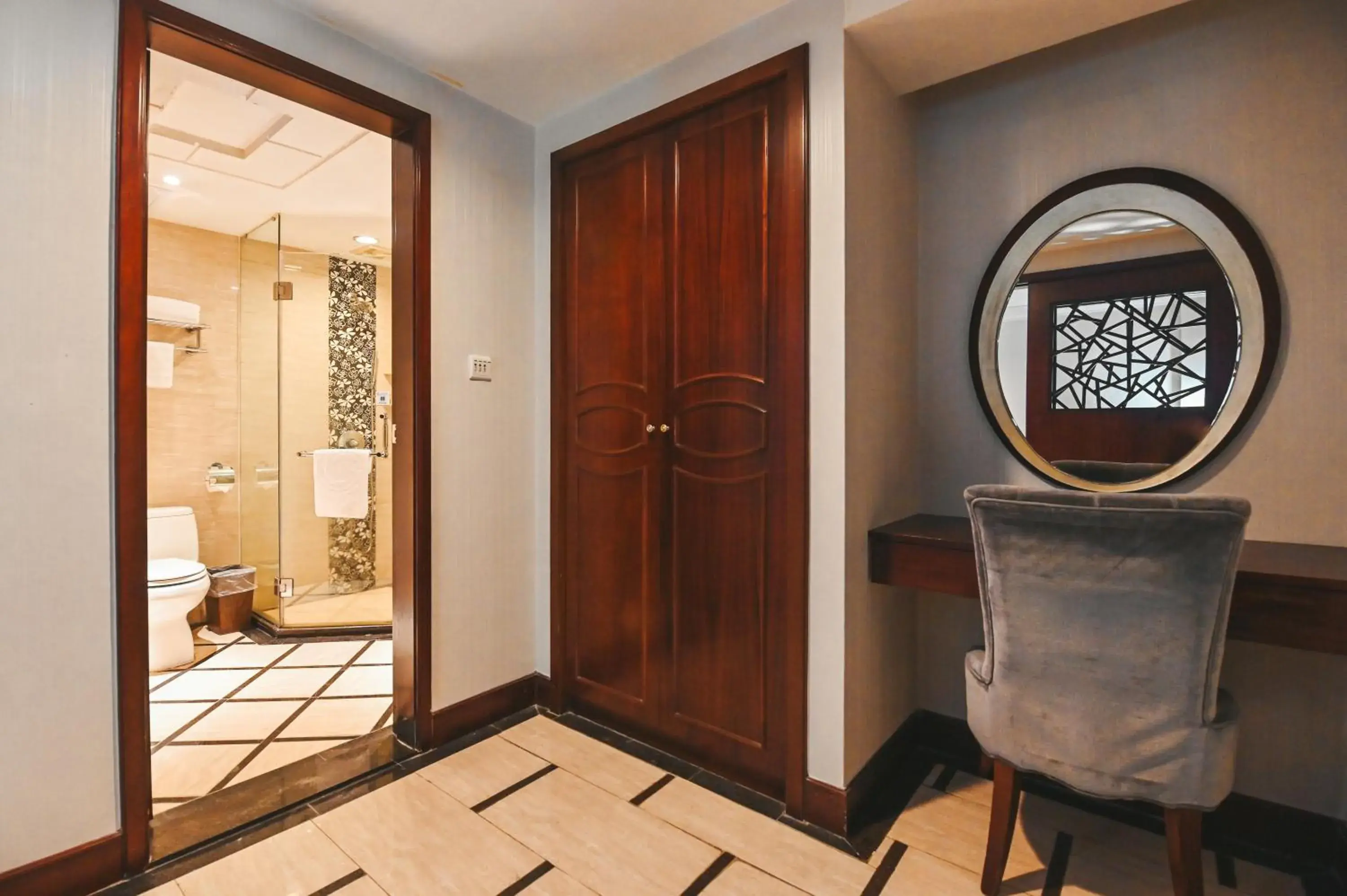 Royal Plaza Hotel Royal Plaza Hotel