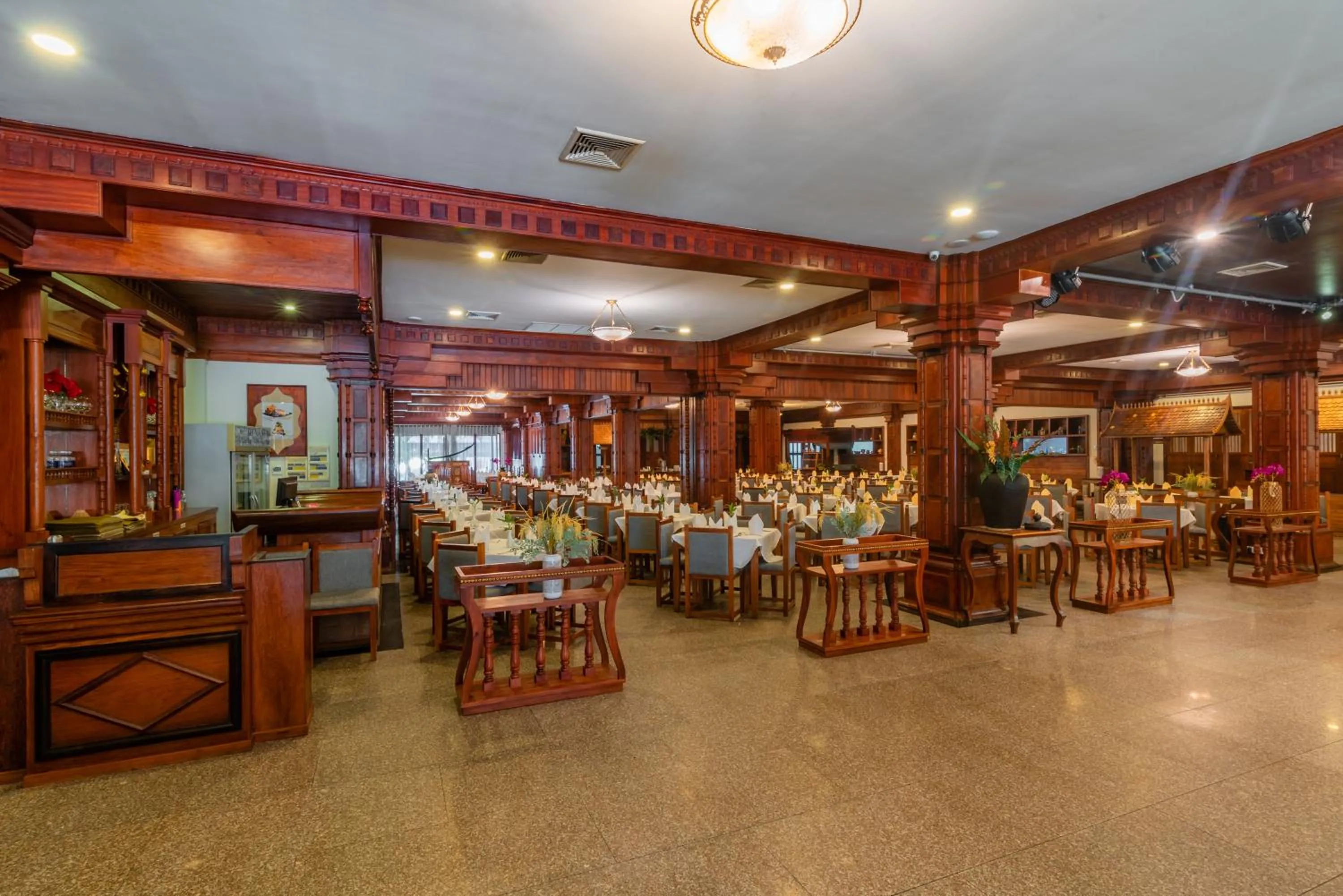 Restaurant/places to eat in Empress Angkor Resort & Spa