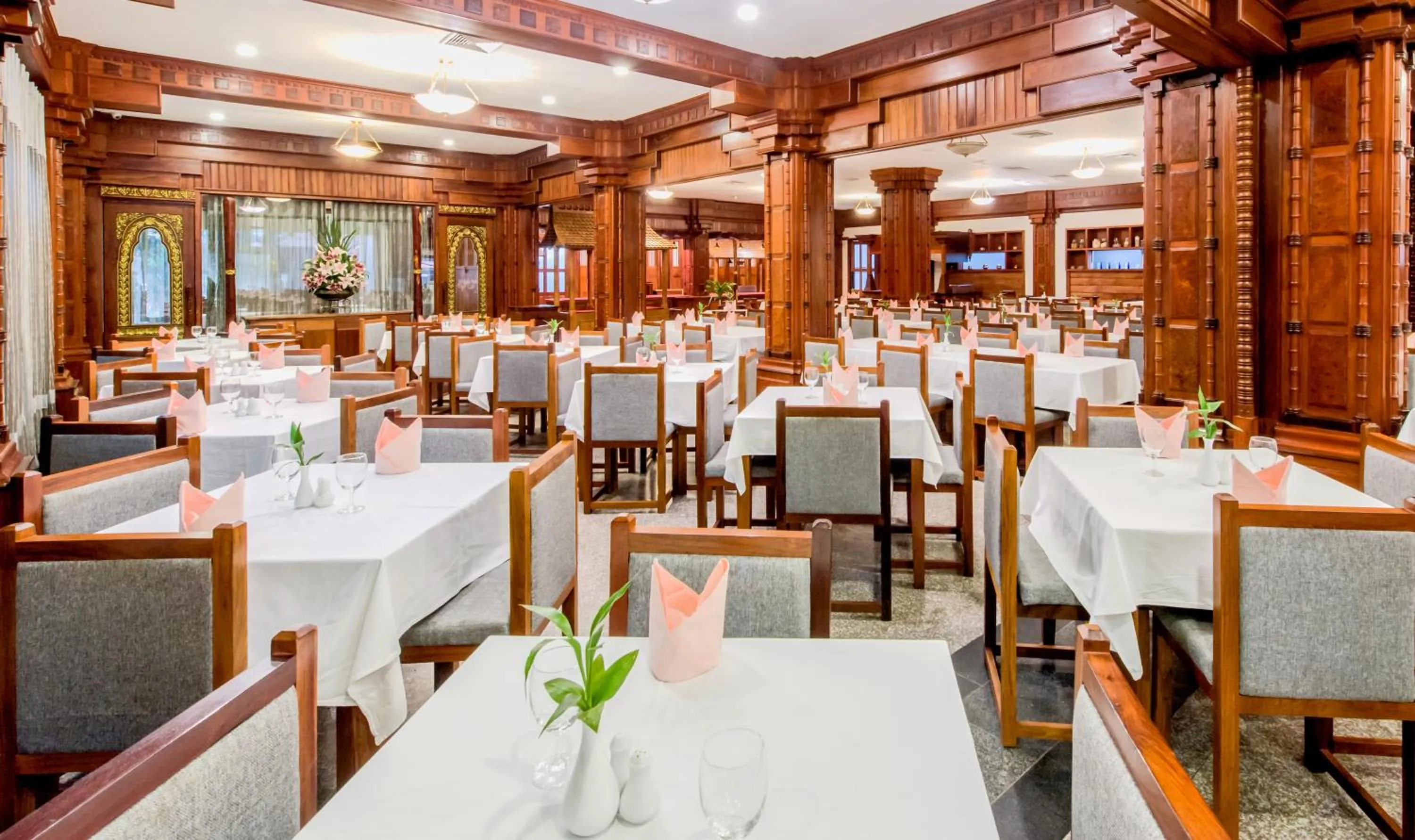 Restaurant/places to eat in Empress Angkor Resort & Spa