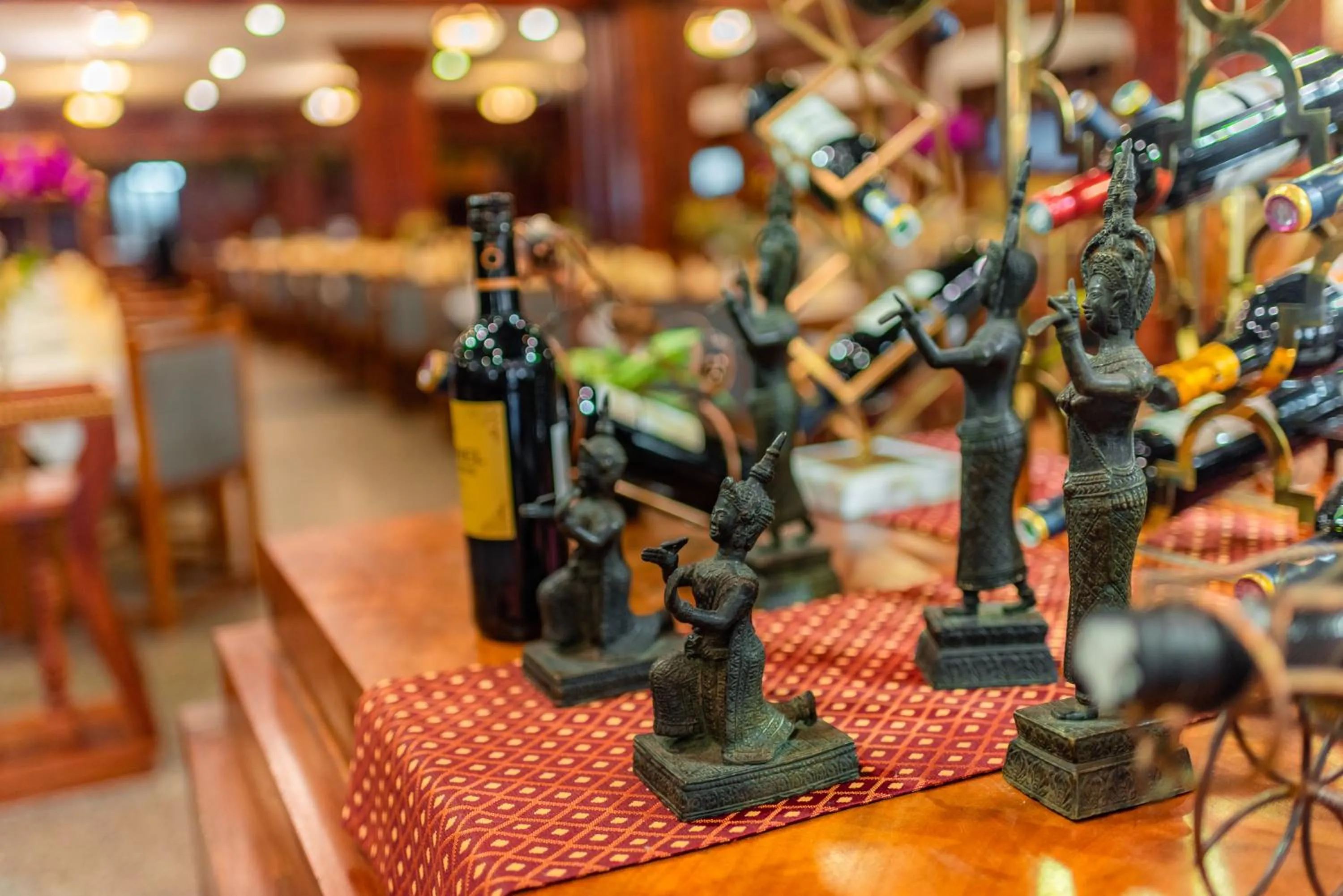 Restaurant/places to eat in Empress Angkor Resort & Spa