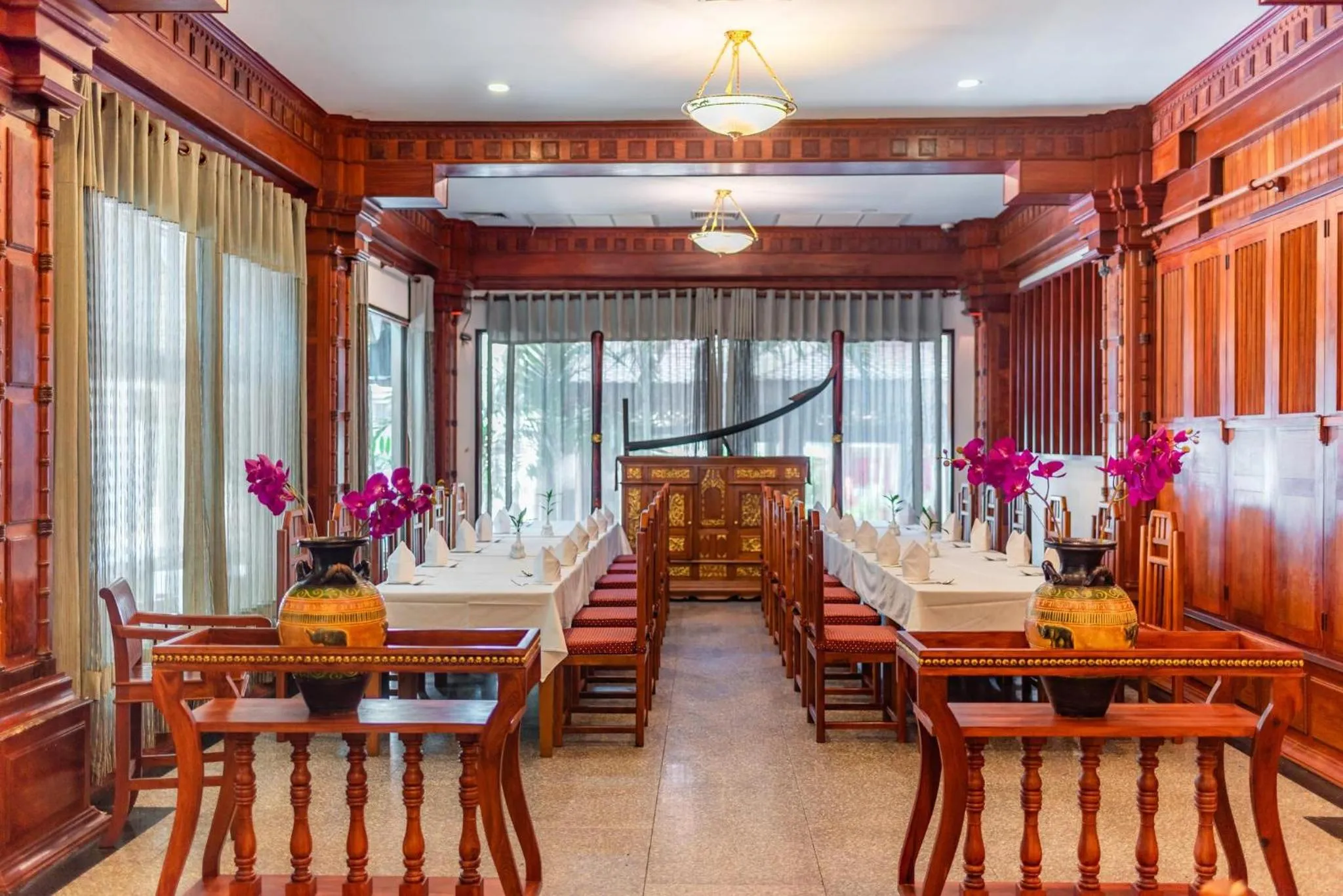 Restaurant/places to eat in Empress Angkor Resort & Spa