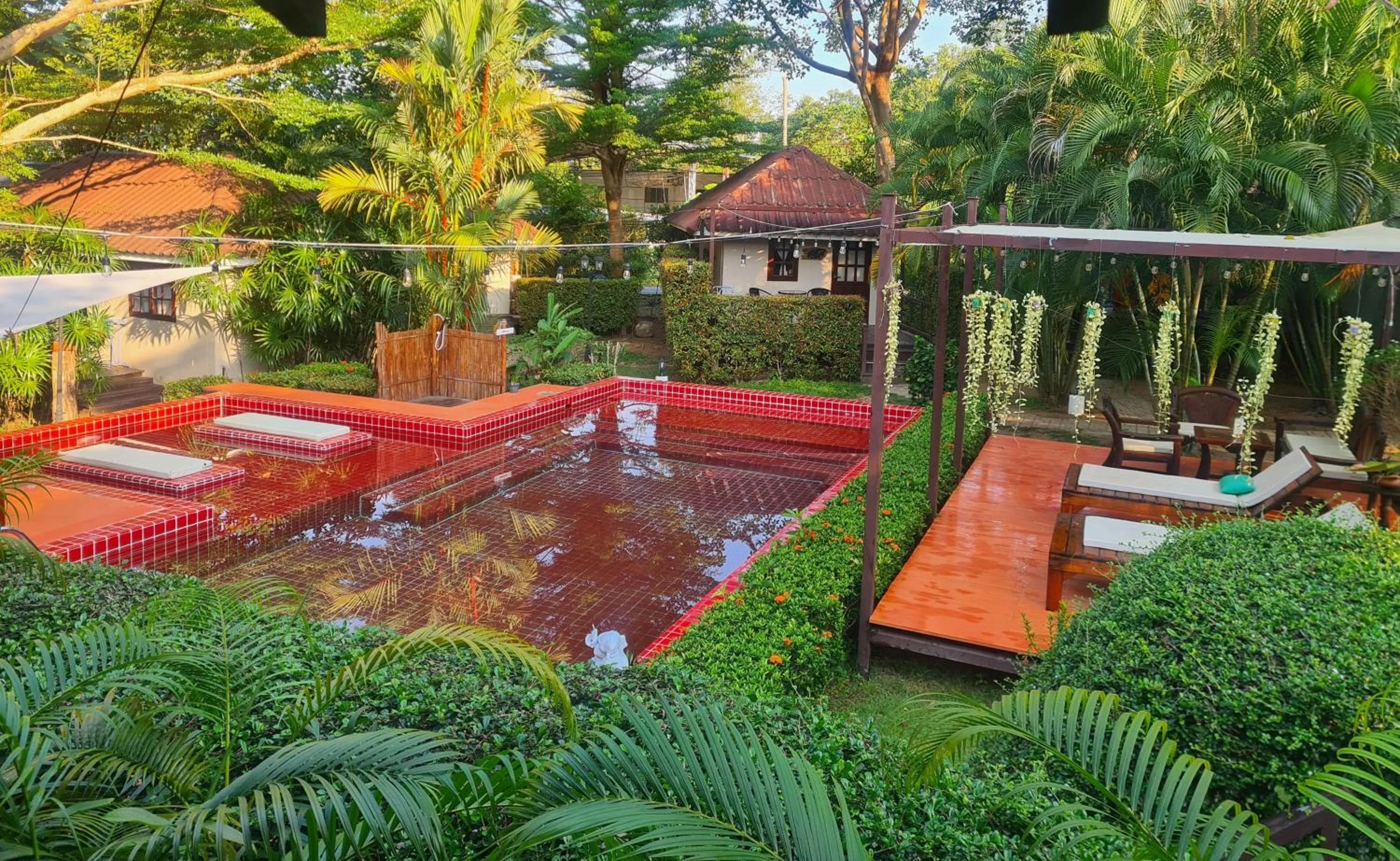 Red Moon Hideaway