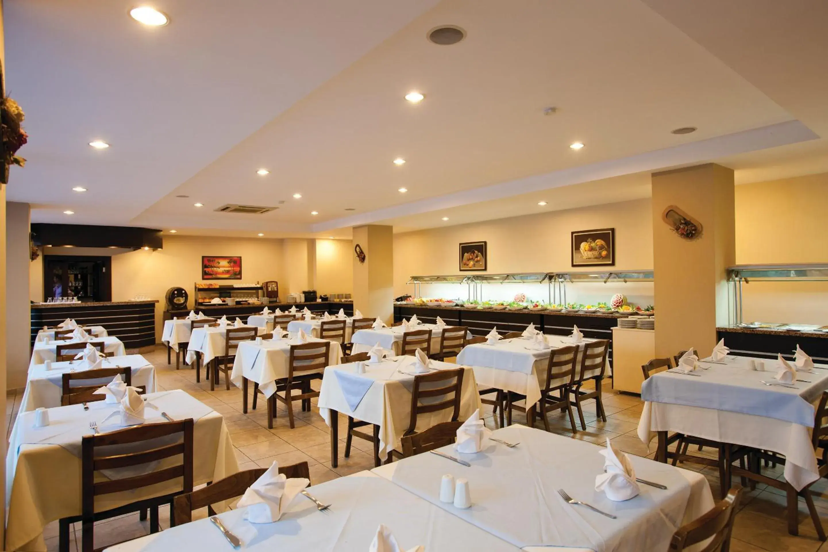 Restaurant/places to eat in Helios Hotel Restaurant/places to eat in Helios Hotel