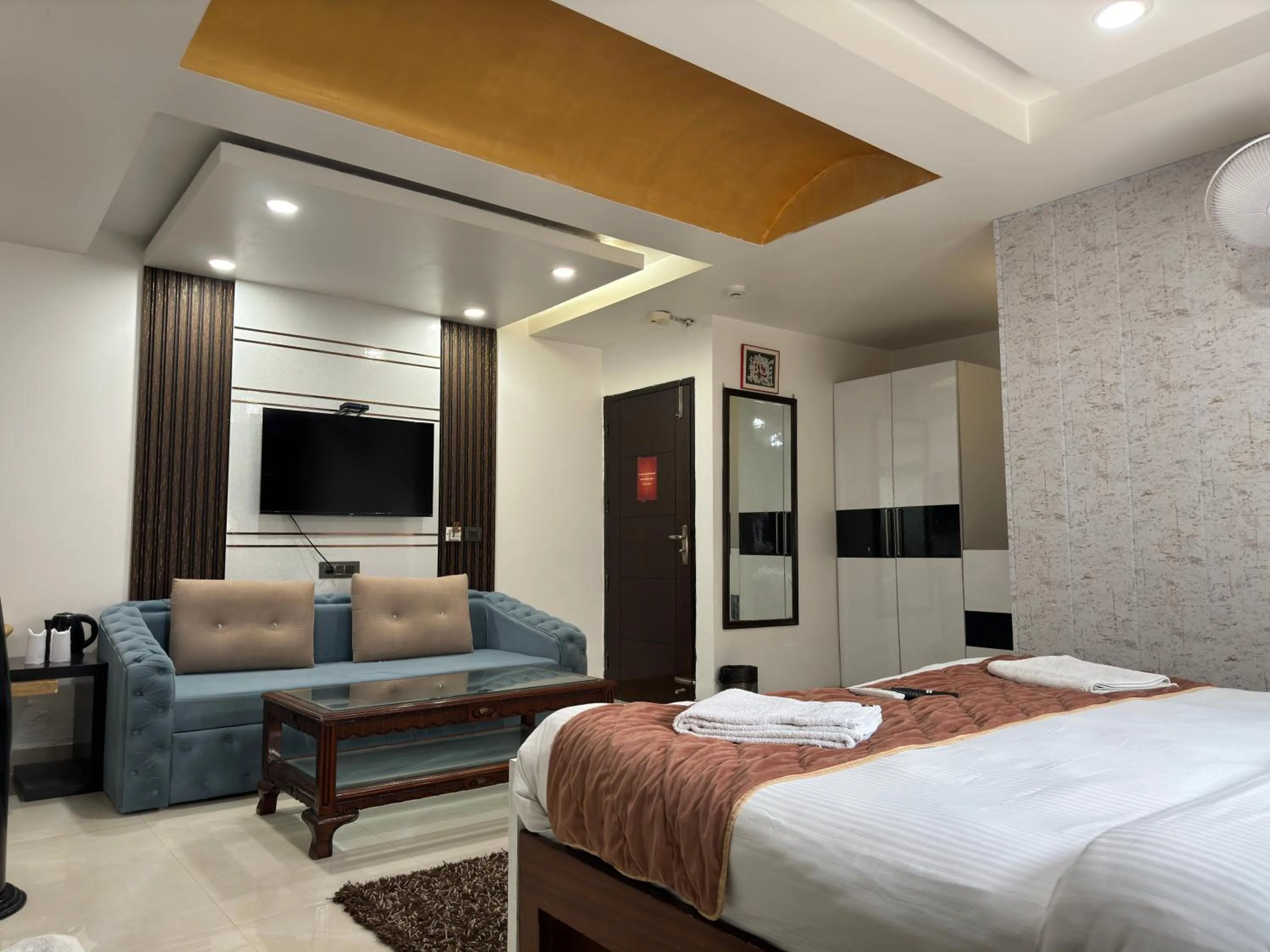 View (from property/room), Bed in Hotel The Daanish Residency - Karol Bagh