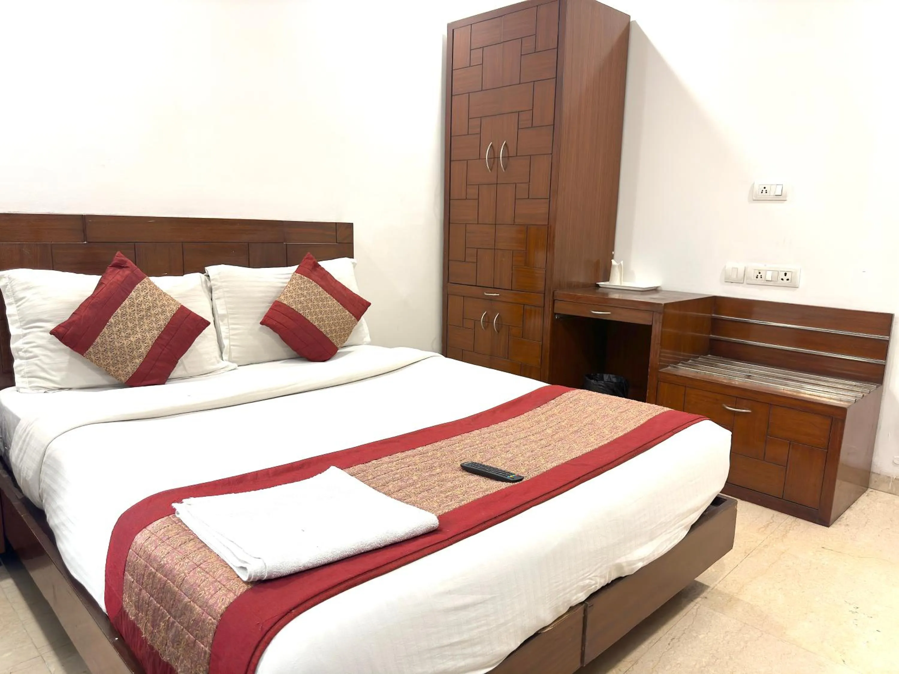 Bed in Hotel The Daanish Residency - Karol Bagh