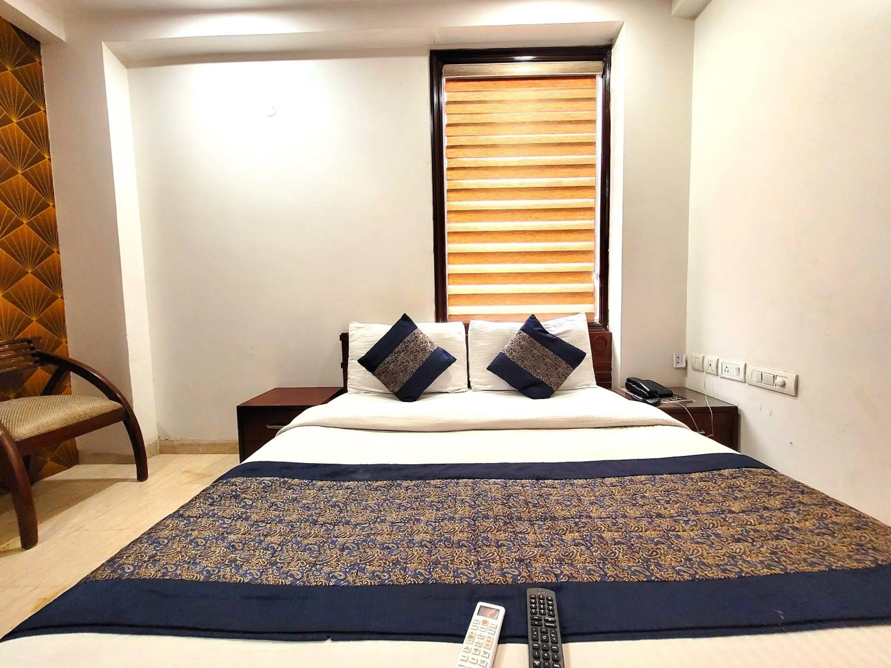 Bedroom, Bed in Hotel The Daanish Residency - Karol Bagh