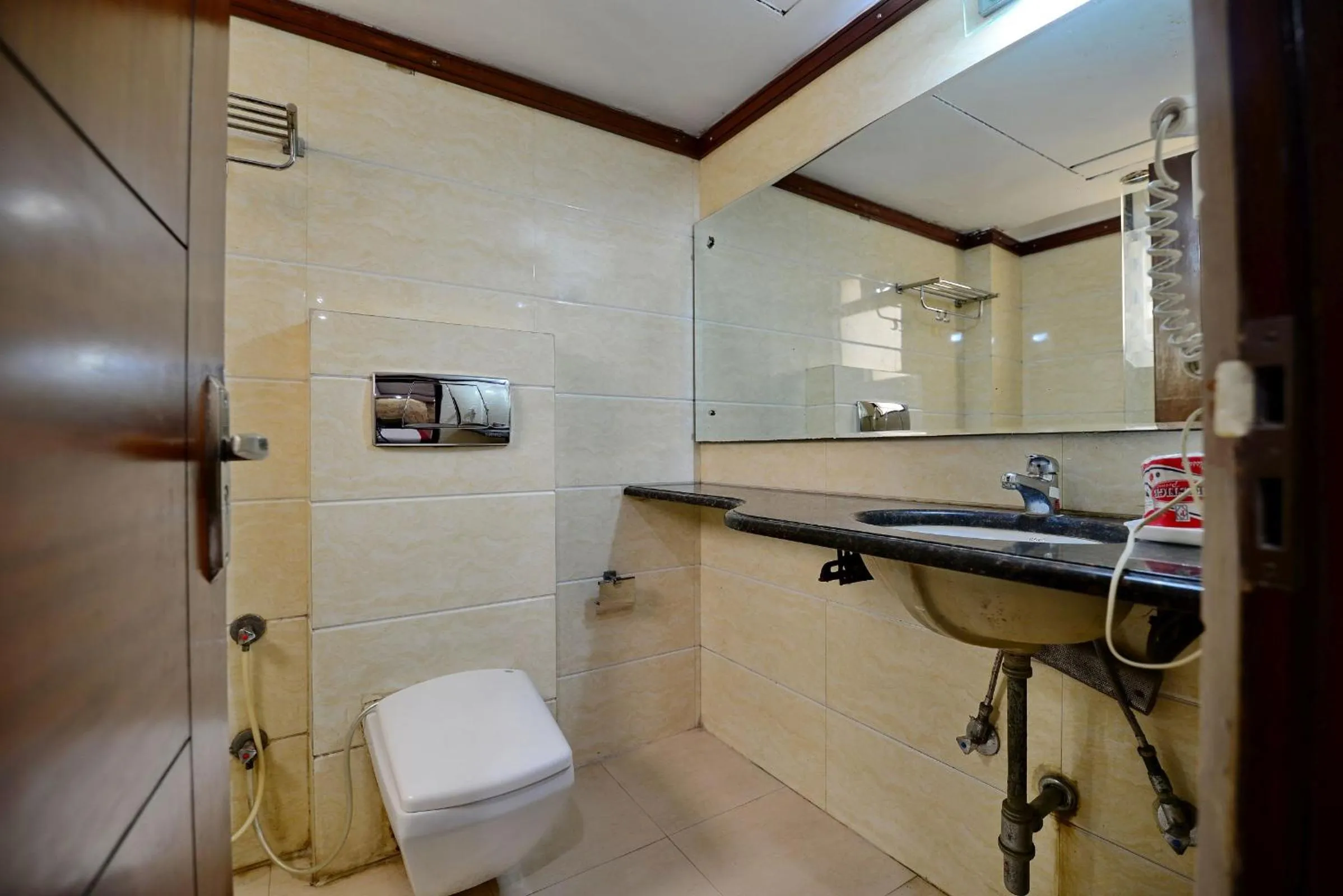 Bathroom in Hotel The Daanish Residency - Karol Bagh