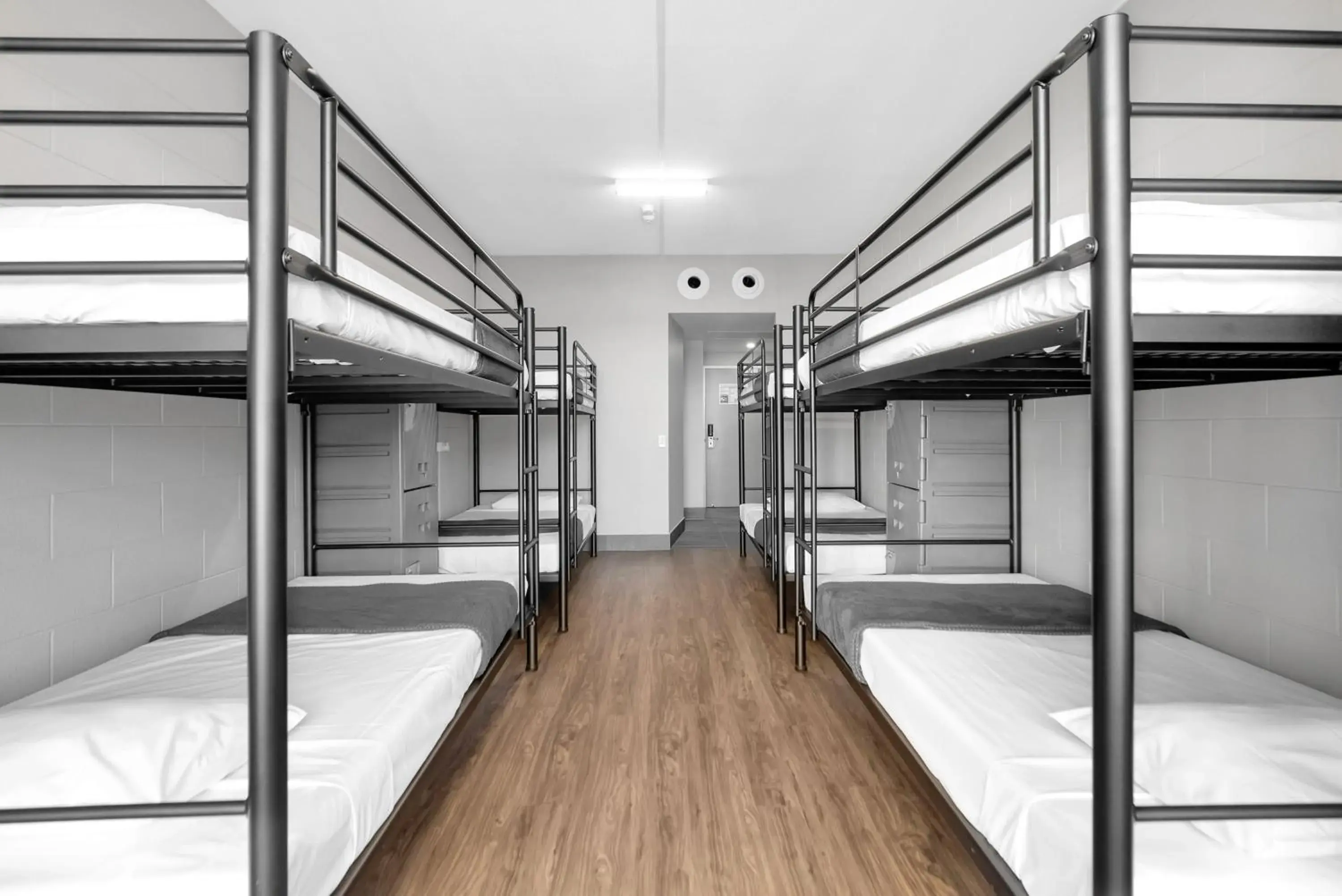 Bedroom, Bed in Gilligan's Hotel & Resort Cairns Bedroom, Bed in Gilligan's Hotel & Resort Cairns