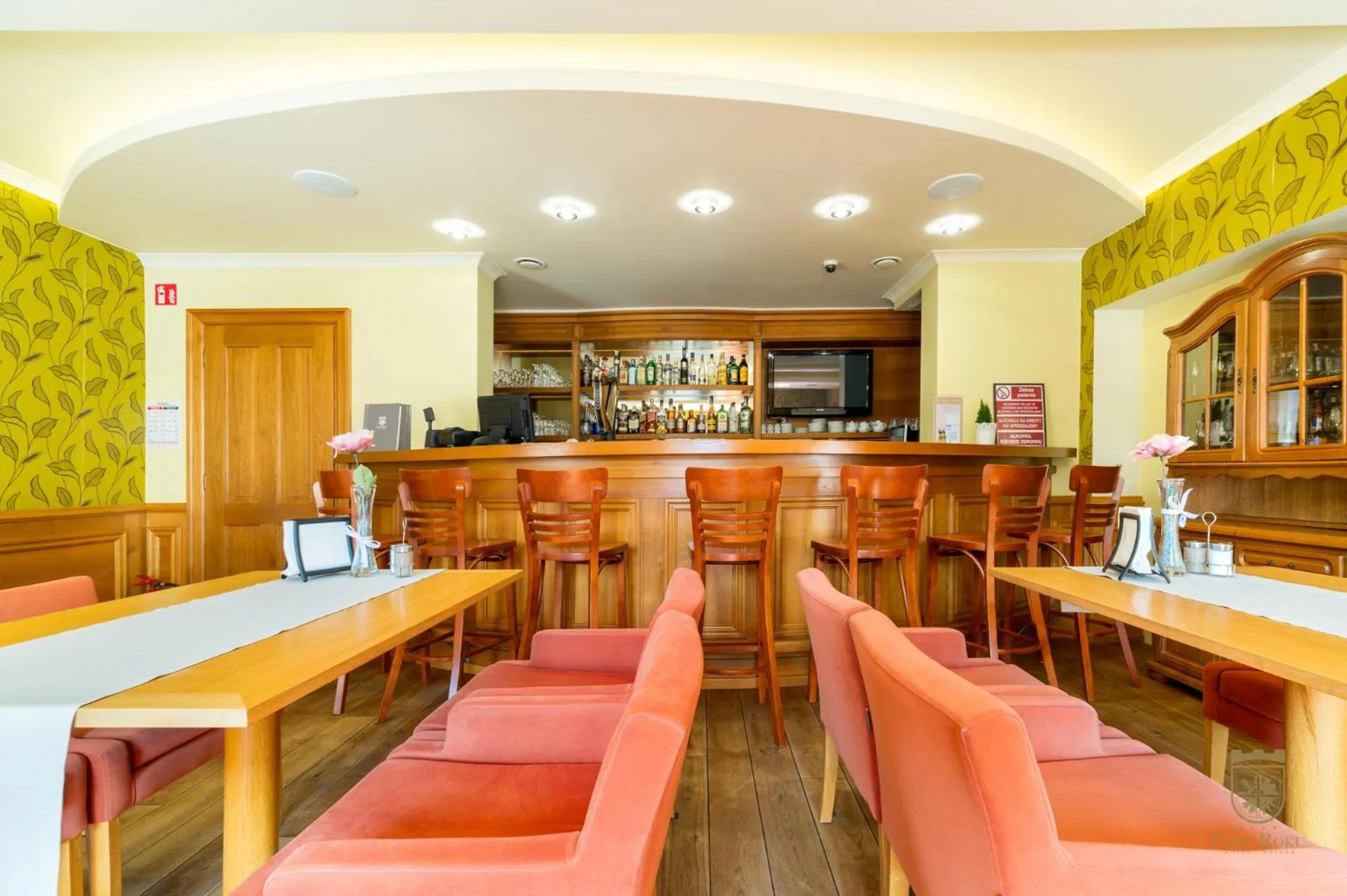 Restaurant/places to eat in Hotel Pory Roku